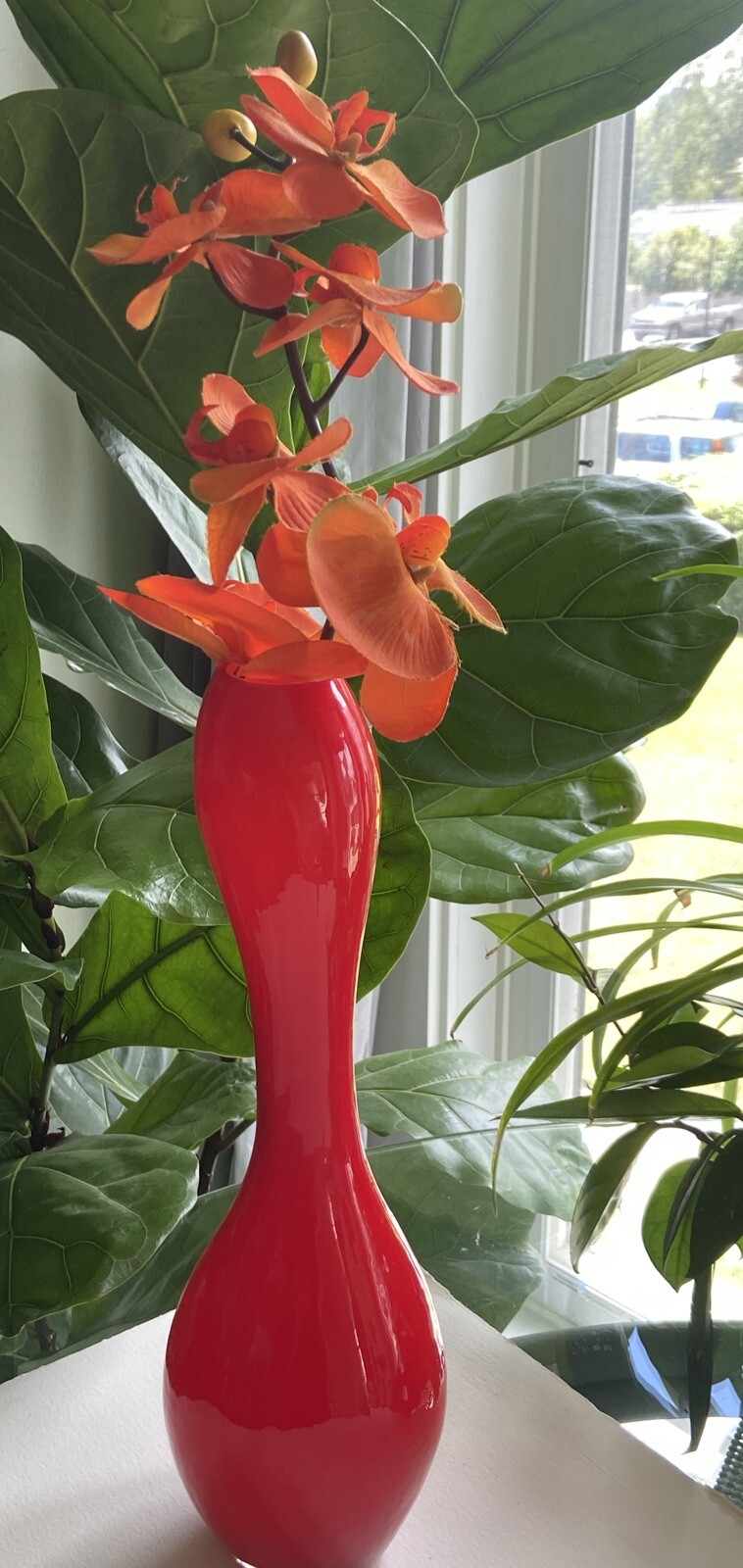 Torre & Tagus 15″ Tall Collection Curvy Handblown Glass Vase Decor Red