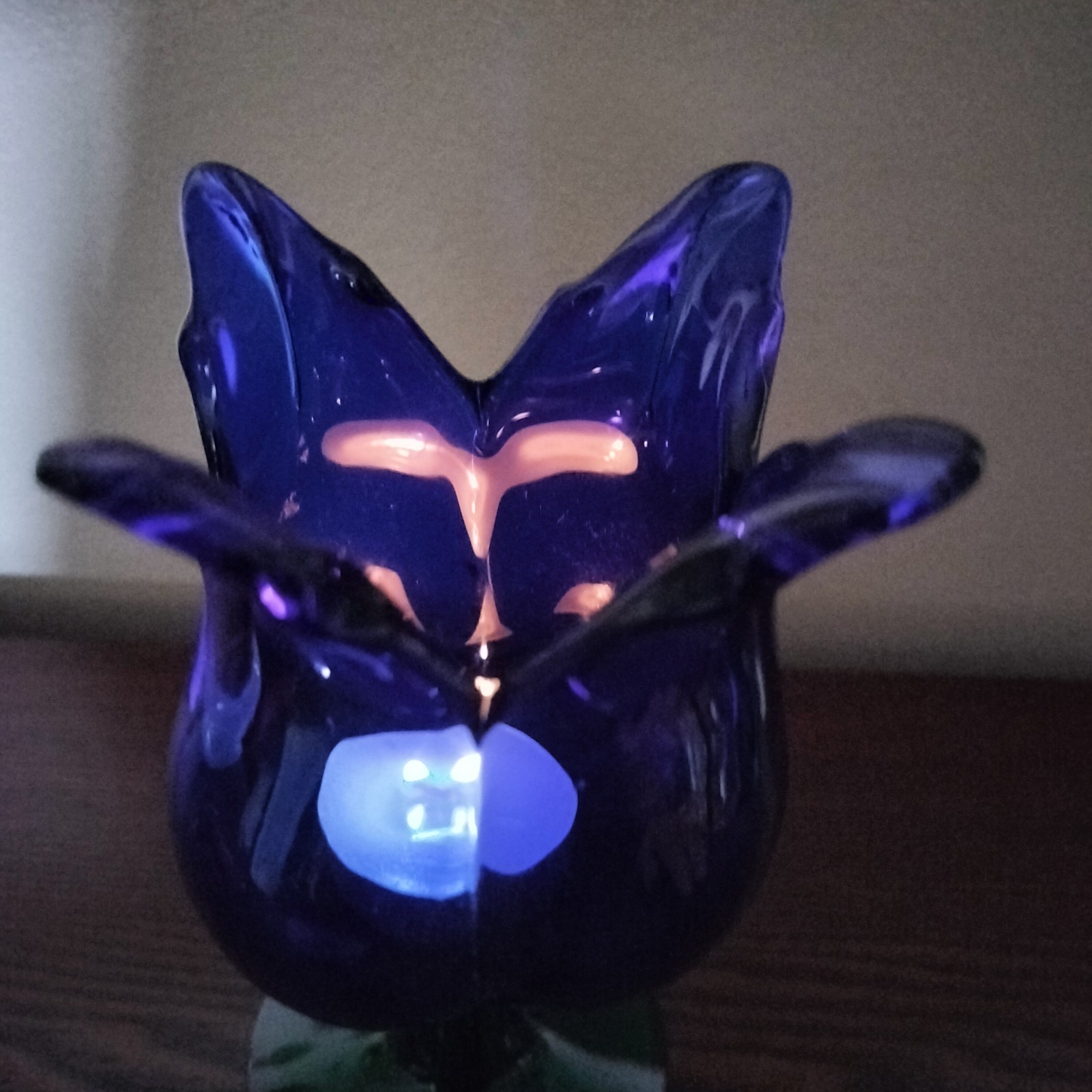 Vintage Hand Blown Art Glass Tulip Candle Holder Vase Blue 7 in tall Beautiful