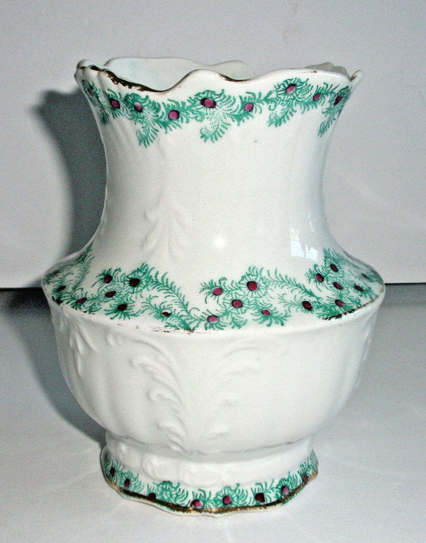 Goodwin Pottery Co. Vase Semi-Porcelain 5″ Red Green Flowers Stems Gold Trim