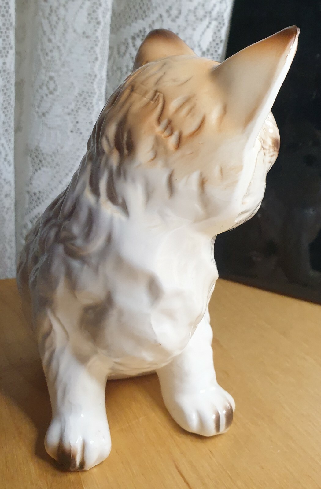 Vintage Japanese Ceramic Cat / Kitten – Good Size 16cm Tall x 13cm x 7cm