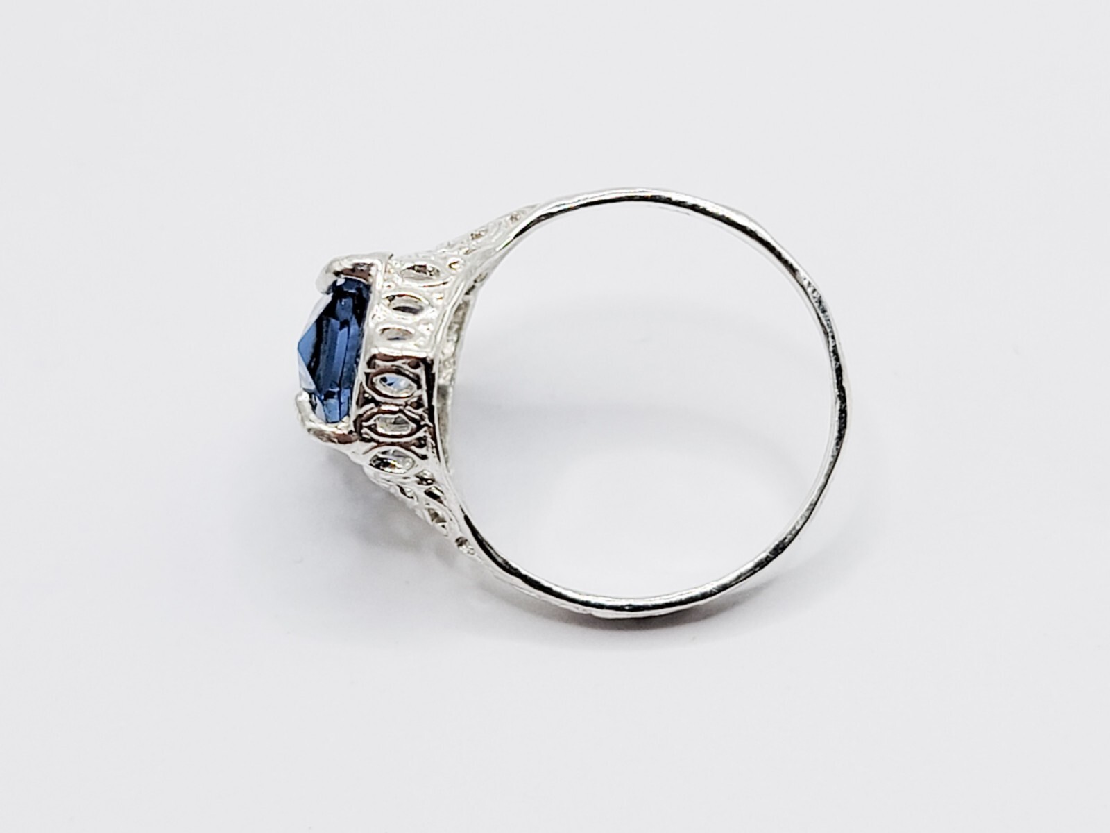 Sterling Blue Uranium Glass Ring Rare Ceylon Sapphire Color Art Deco Filigree