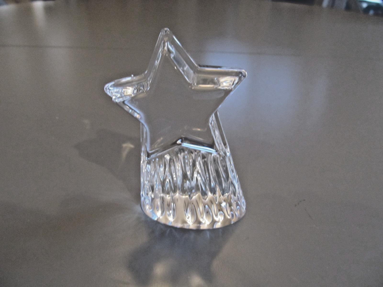 STUEBEN CRYSTAL 4″ STAR PATH PAPERWEIGHT / FIGURINE 2 CHIPS ON BASE