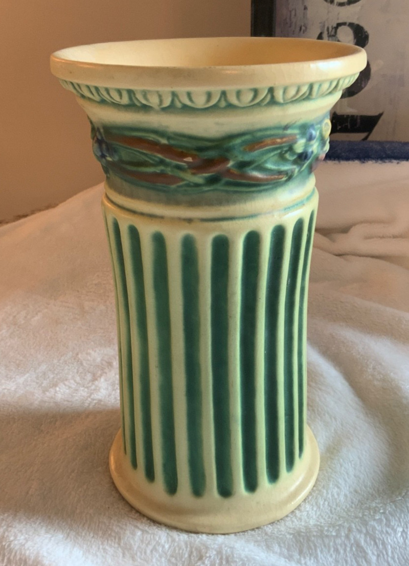 Roseville Pottery Corinthian Flared Vase 8.5 Vintage