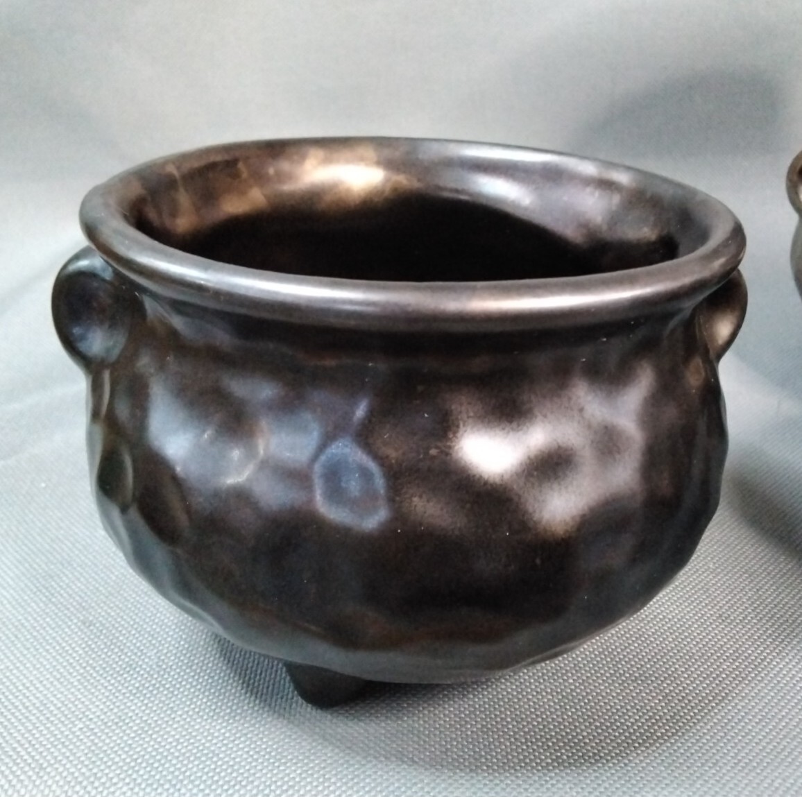 Vintage McCoy Cauldron Halloween Bowl Hammered Bronze luster bean pot ONE PIECE