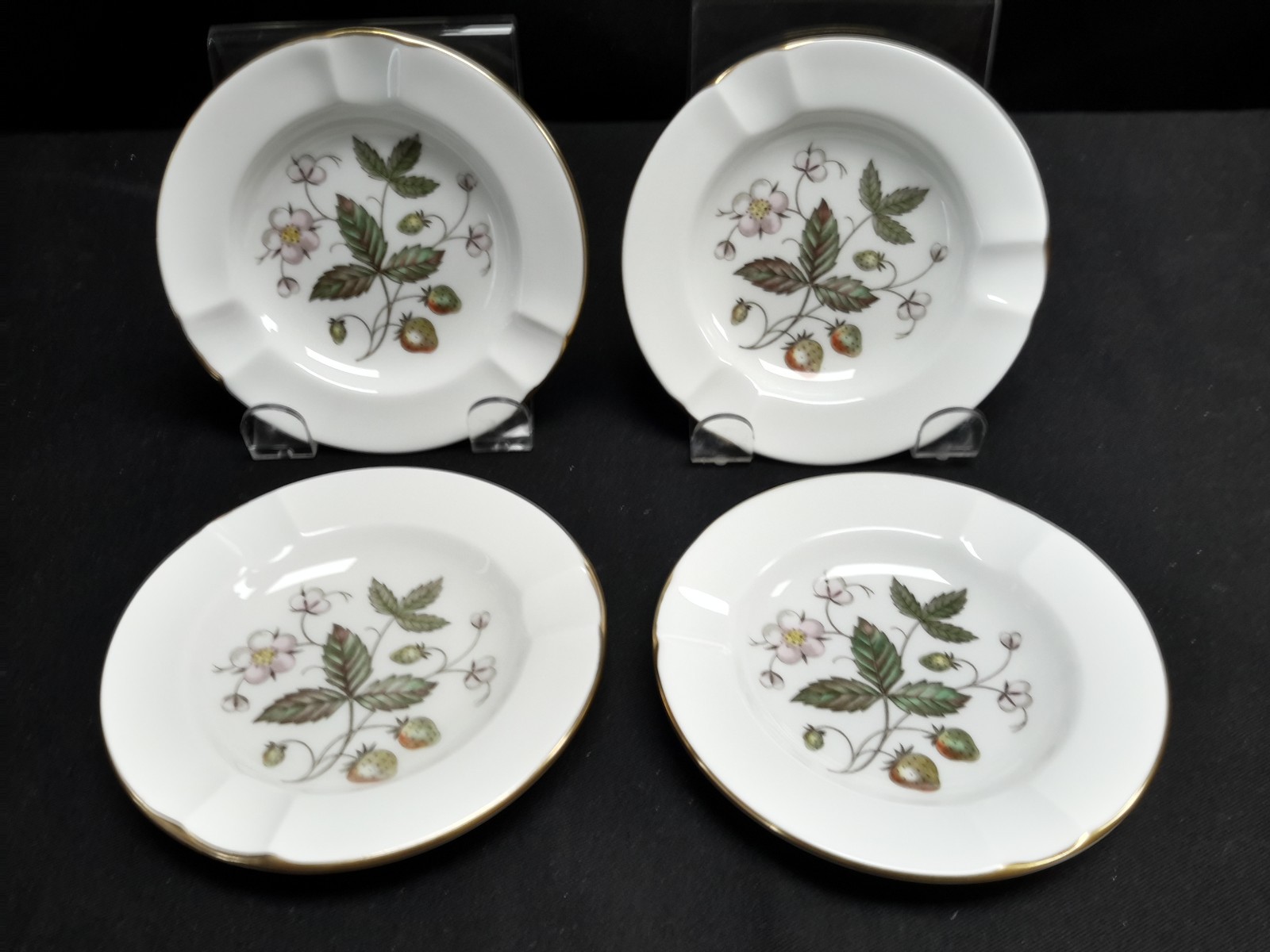 Wedgwood Strawberry Hill Set of 4 Ashtrays