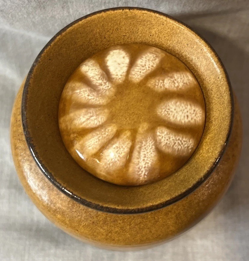RARE VINTAGE MID CENTURY PIC P/C USA POTTERY BUD VASE WITH DECORATIVE LID