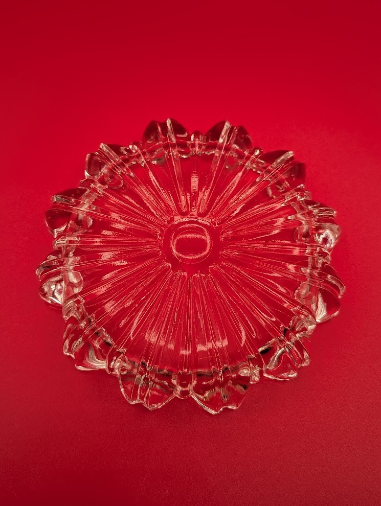 Vintage Hazel Atlas Nesting Ashtrays – Set of 3 – 3-1/8″-5-1/2″ – Clear