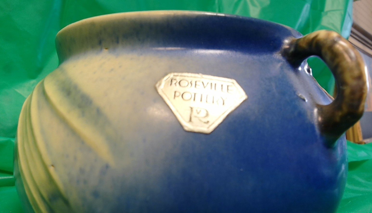 Rare Roseville Pottery Pine Cone Jardinare Pinecone 632-3″ Blue