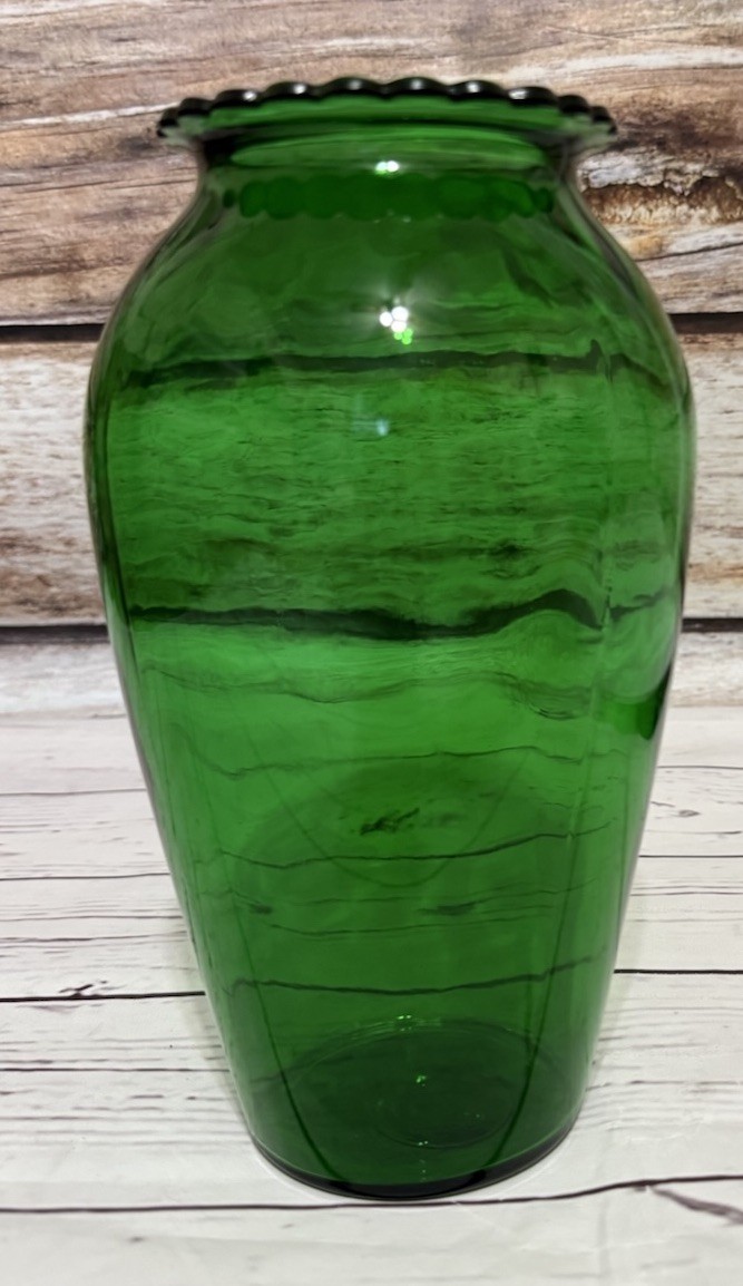 Vintage Anchor Hocking Glass Forest Green Vase Scalloped Top Edge 9″ Tall