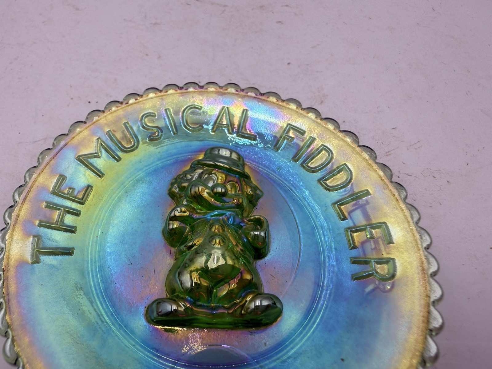 MOSSER GLASS – THE MUSICAL FIDDLER 3.5″ Mini Plate – Carnival Green KEIFY B10a