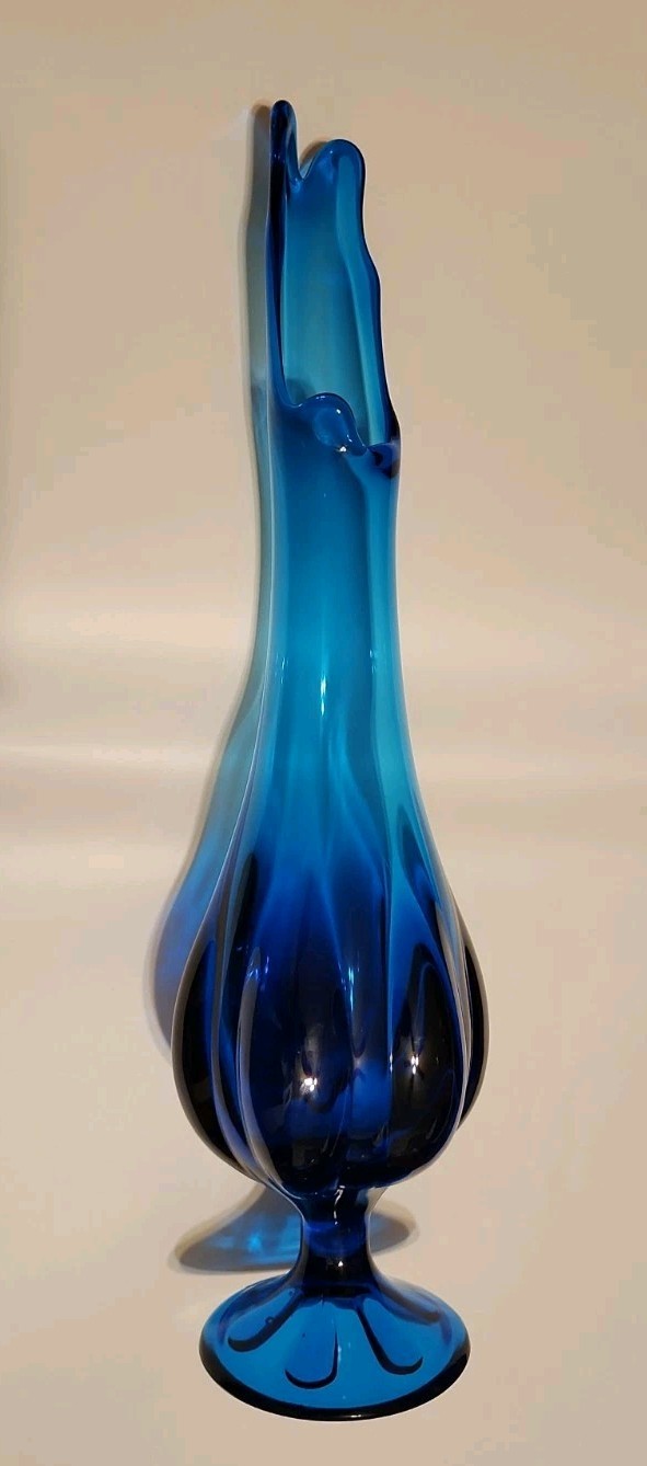 Viking Epic Bluenique 5 Fingered Swung Vase 18 5/16″ H 6 Petals MCM Mint!