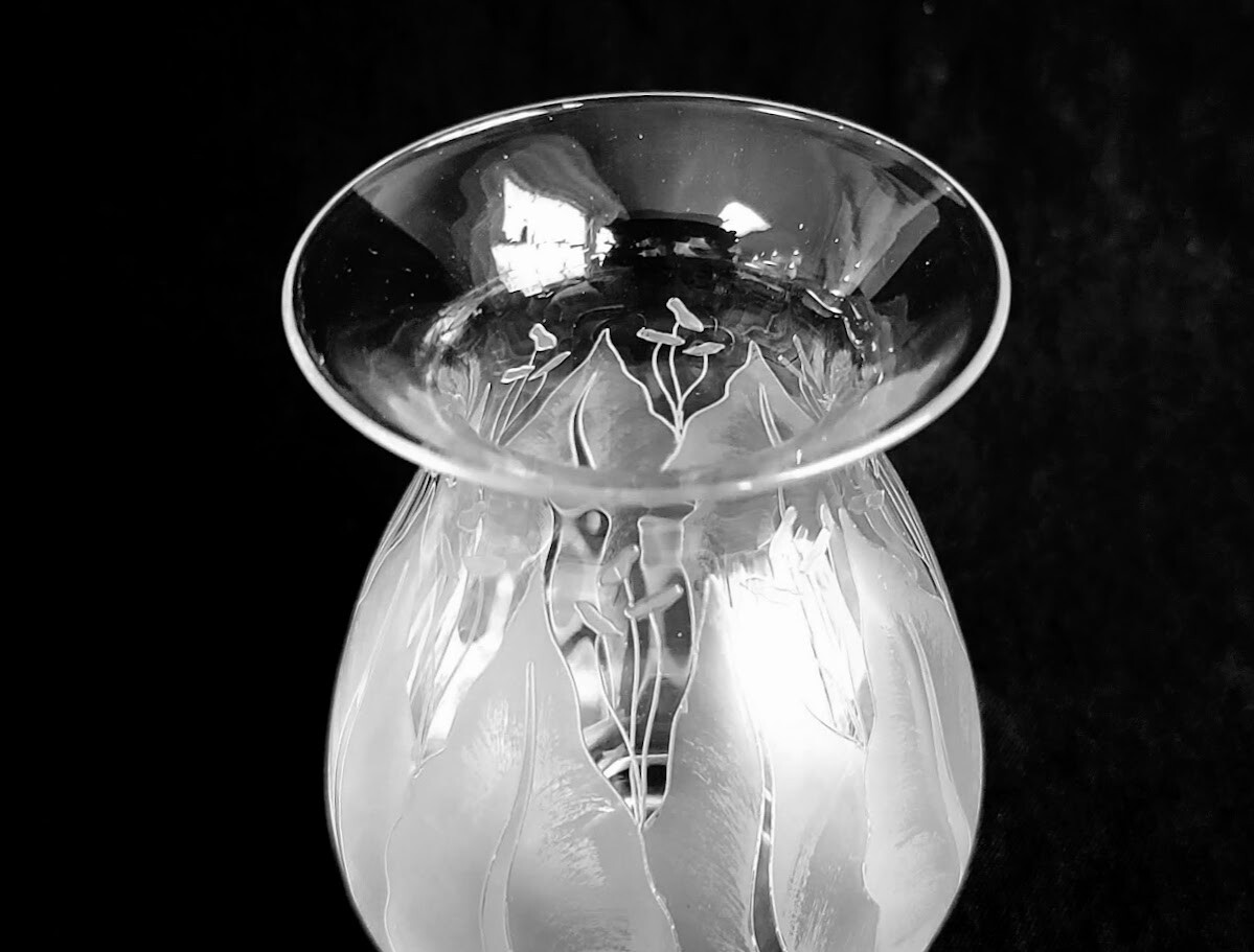 Dorflinger Kalana Lily Acid Etched 4 1/2″ Glass Vase Circa 1918-1919 Rare!