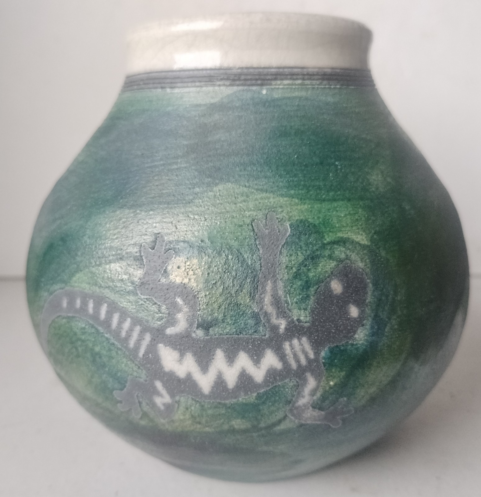 Studio Art Pictograph Pottery Vase 5 Inches Tall.Naja Sedona AZ. Signed