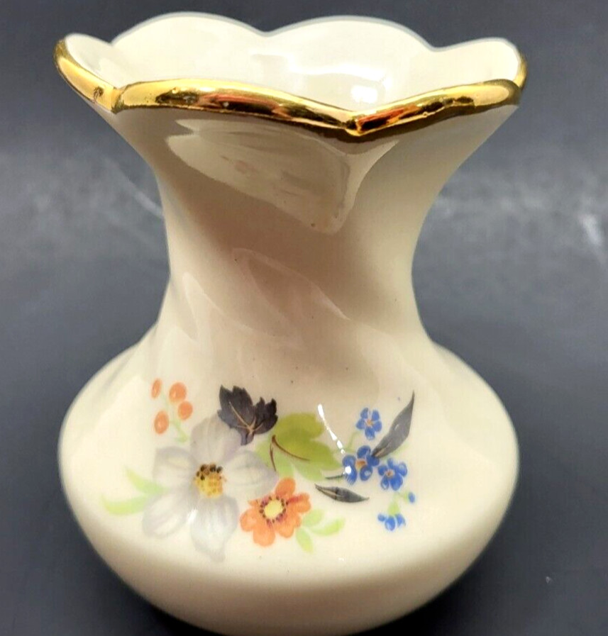 4 3/8″ Small Marco Pottery Vase Flower Motif with Gold-Tone Trim (Z28C)