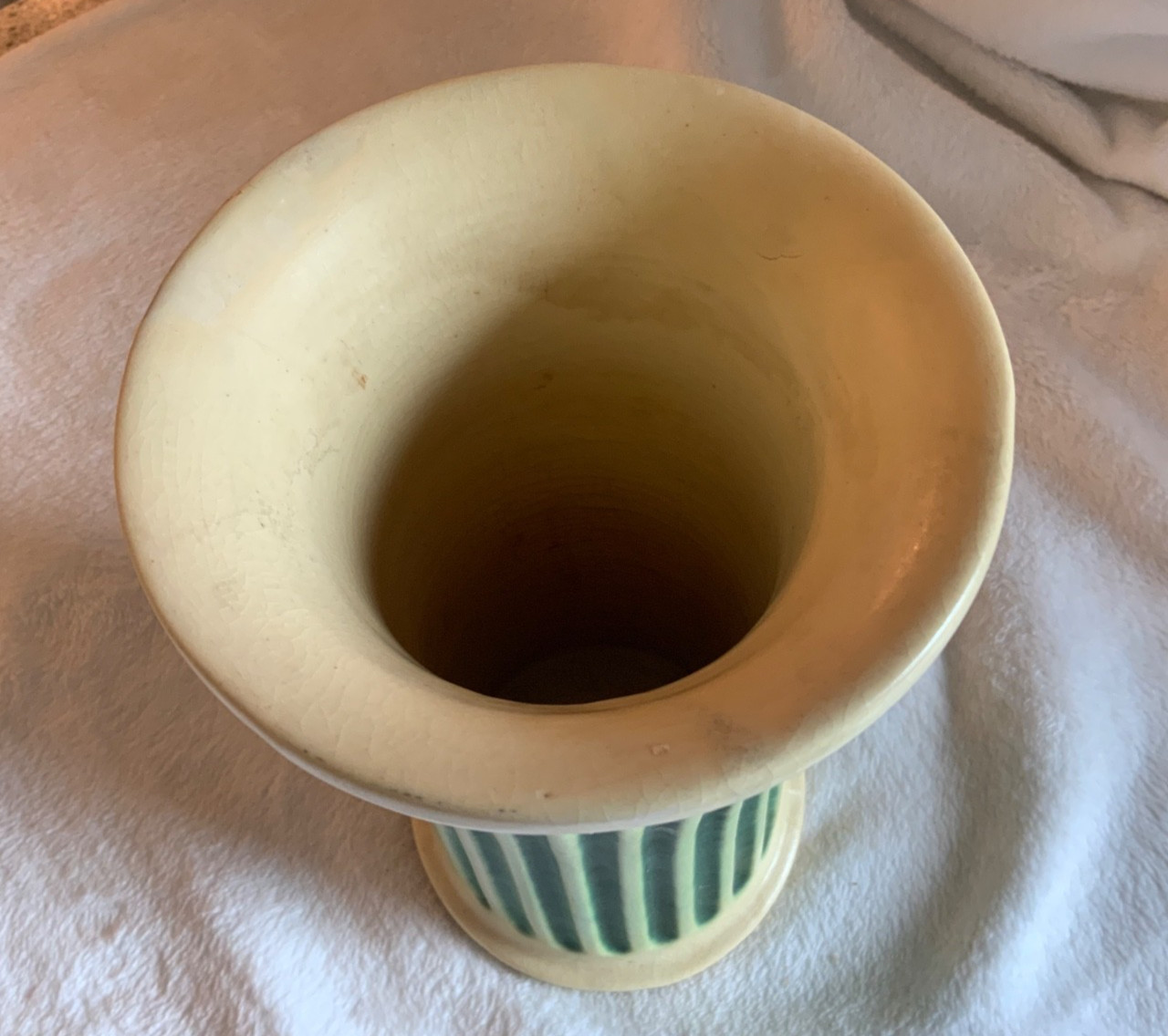 Roseville Pottery Corinthian Flared Vase 8.5 Vintage