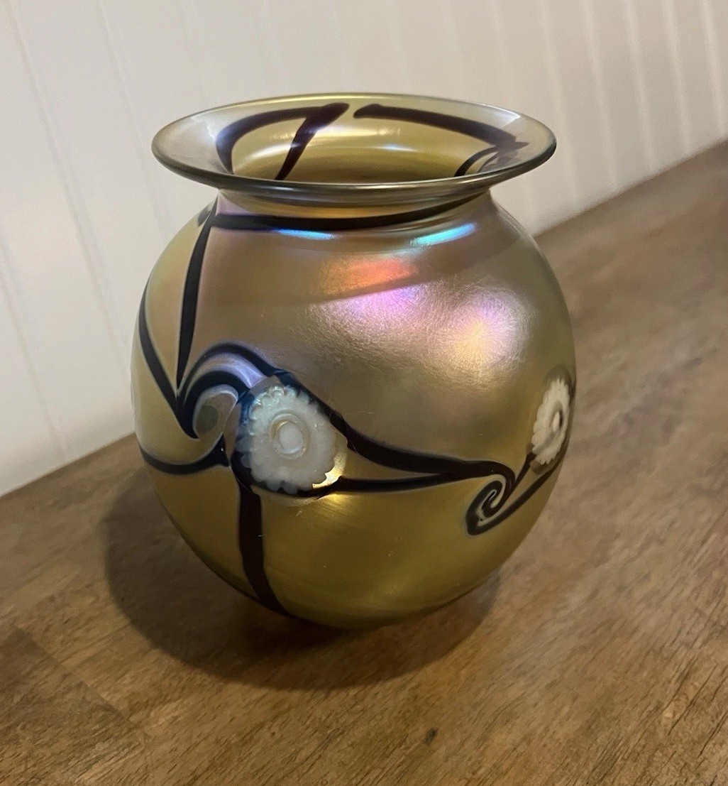 Robert Eickholt Anemone Vase Iridescent Purple Gold Aurene Luster Art Glass