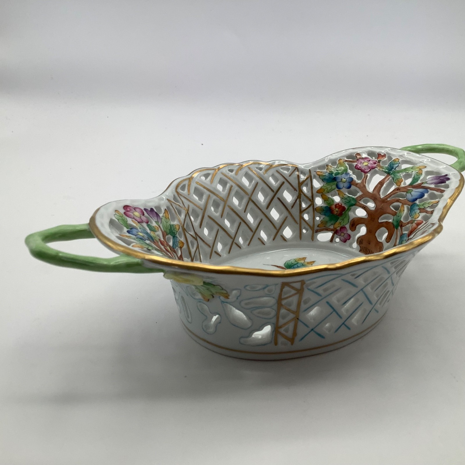 Herend VBO 7432 Reticulated Oval Basket 7″ Queen Victoria