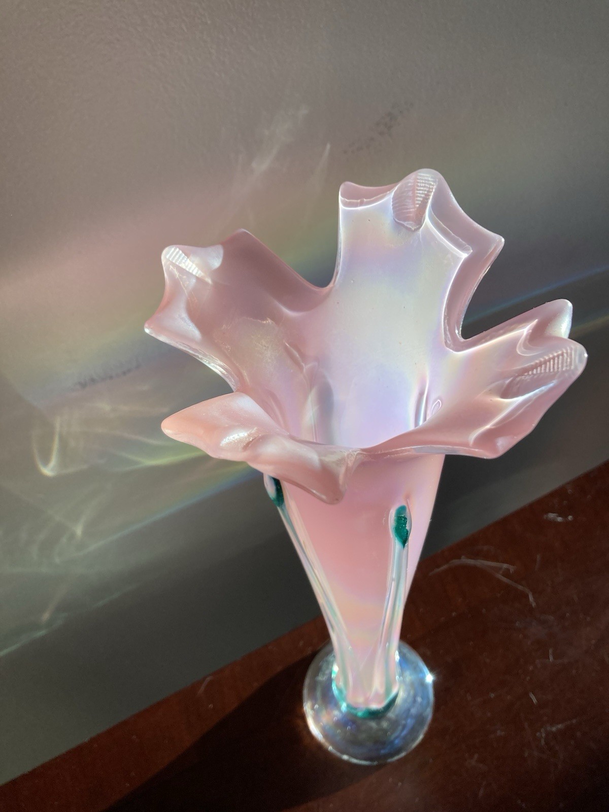 R Mynatt Aurene Pink Iridescent Footed Art Studio Glass Vase Artist Signed 2002