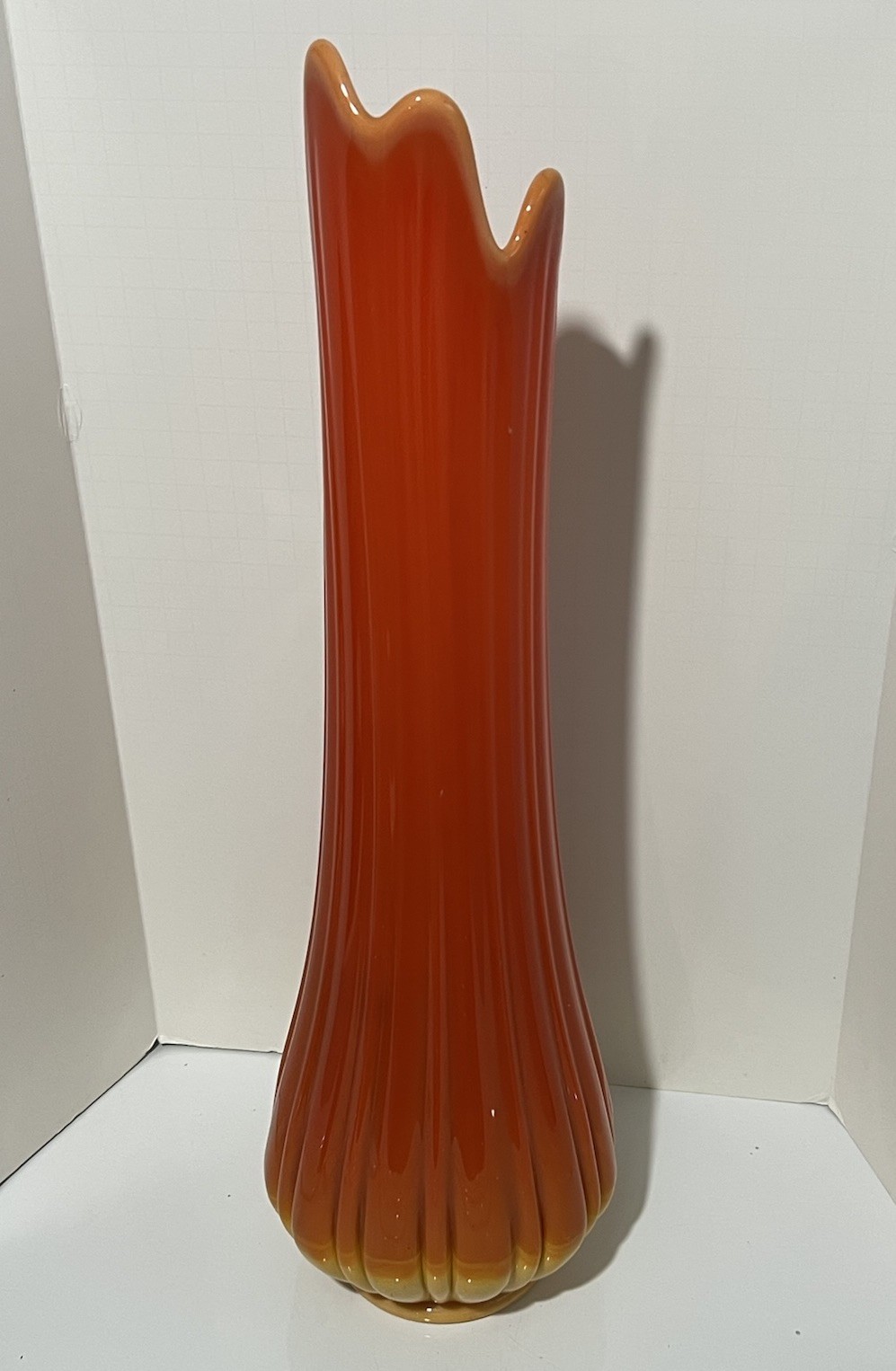 L.E. Smith Bittersweet Ribbed Swung Art Glass Vase 22” Orange Vtg