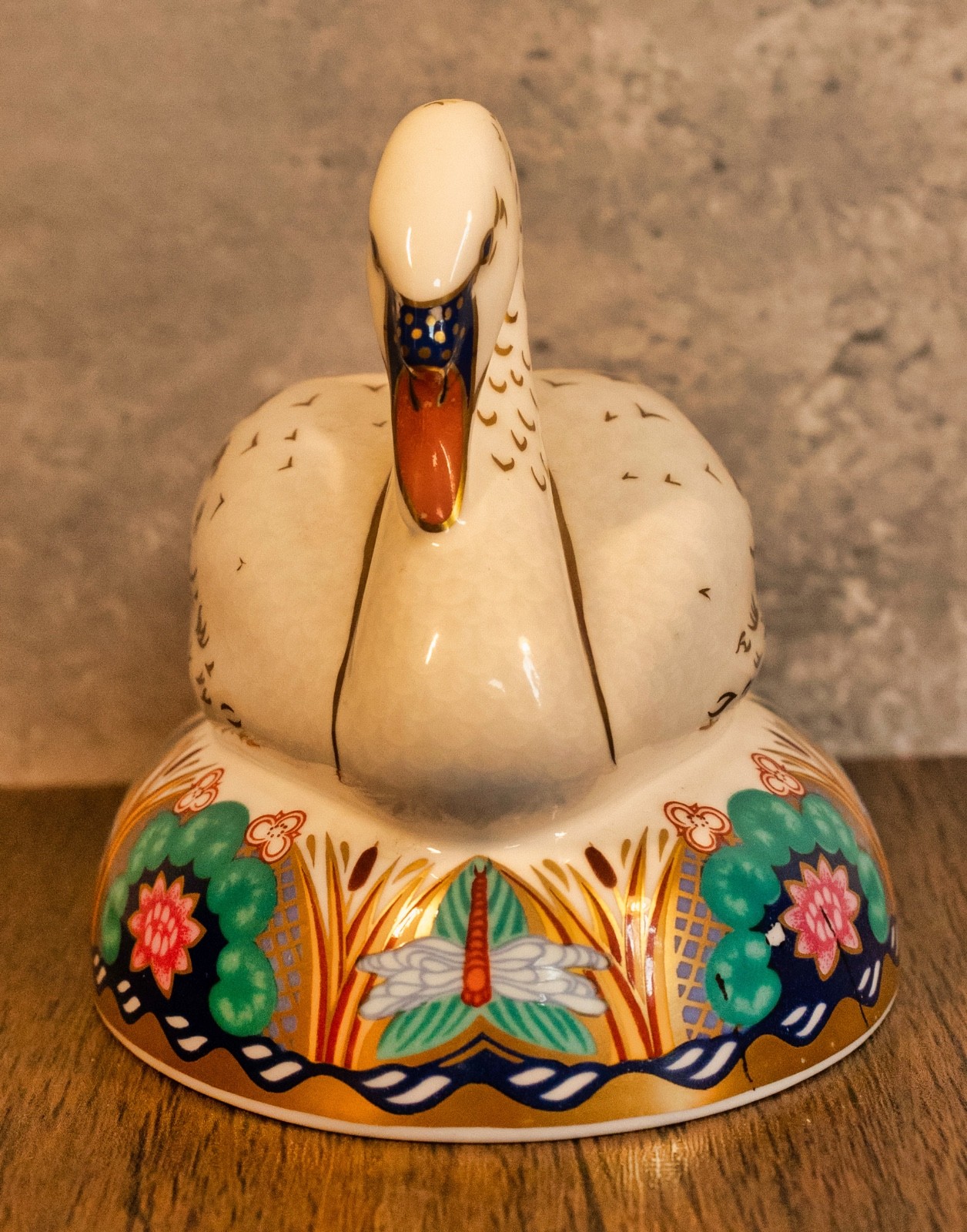 Vintage ROYAL CROWN DERBY Swan Paperweight 22K Gold Gild Lotus Flowers Dragonfly