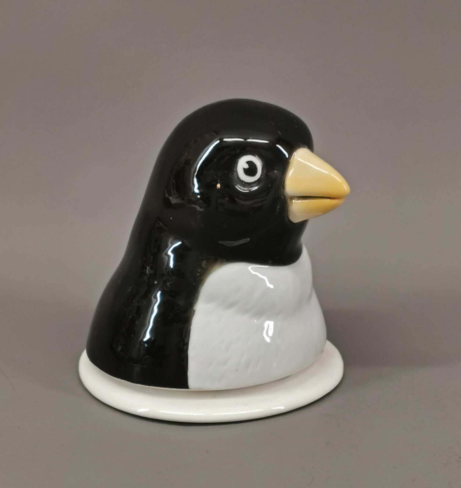 9959640 Ens E. Bean Porcelain Paperweight Penguin 3 7/8×4 5/16in