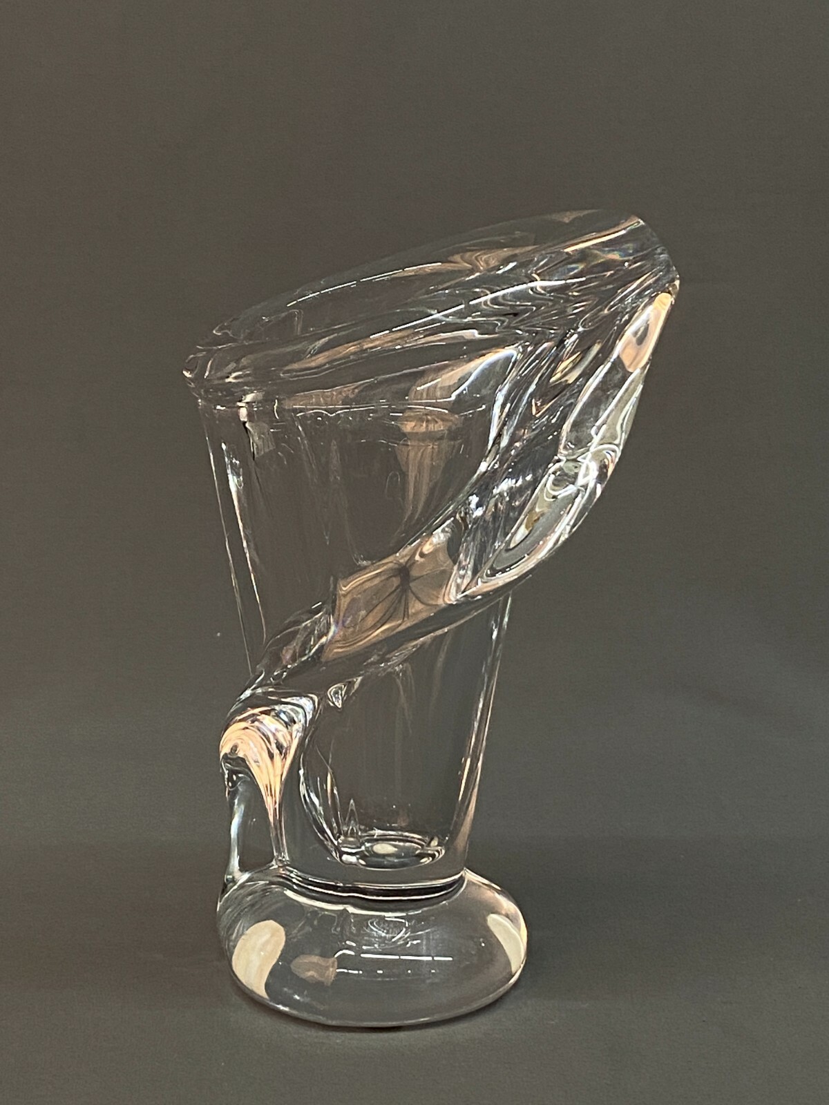 Vintage Vannes le Chatel Crystal Art Glass 7 1/4″ Vase FRANCE MINT