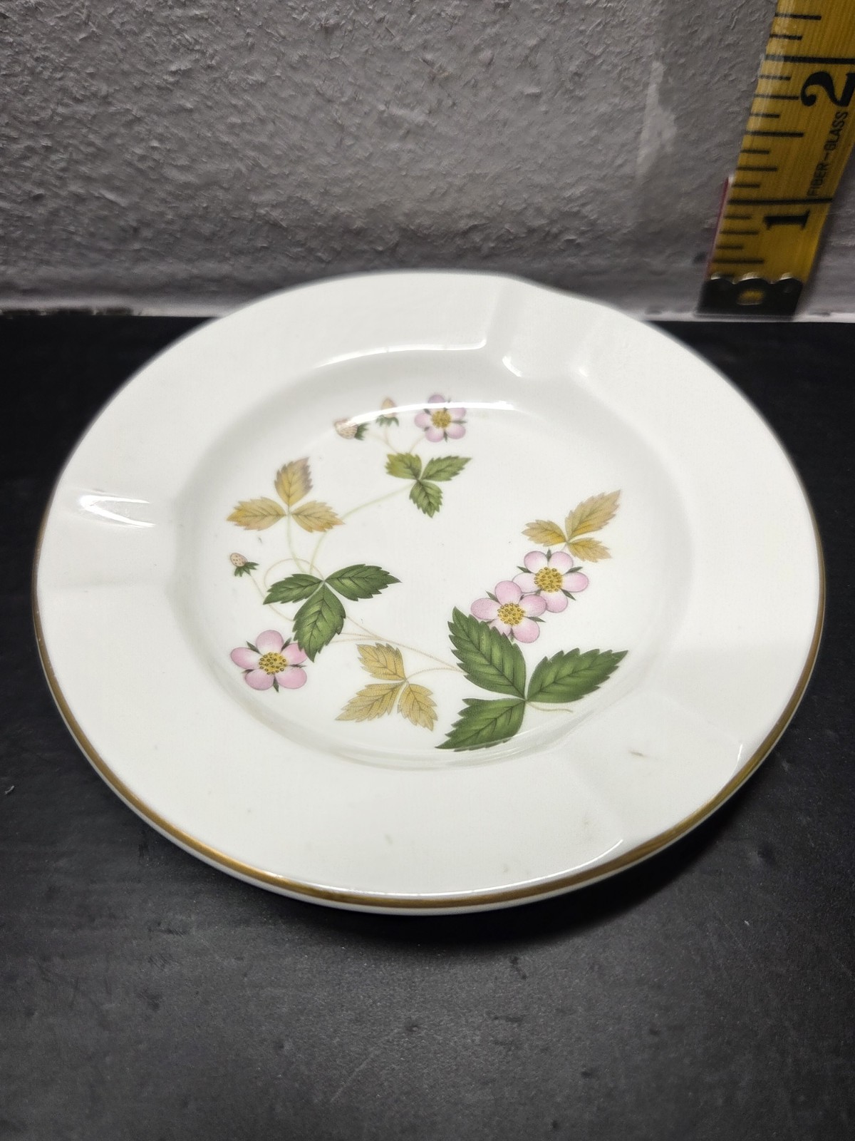 Vintage WEDGWOOD Bone China WILD STRAWBERRY R4406 ASHTRAY – Free Ship