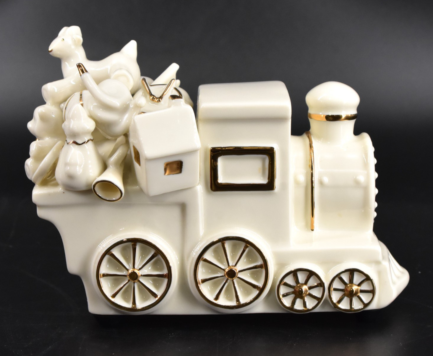 Mikasa Porcelain Train Engine Locomotive Musical Holiday Elegance FK00 1-418