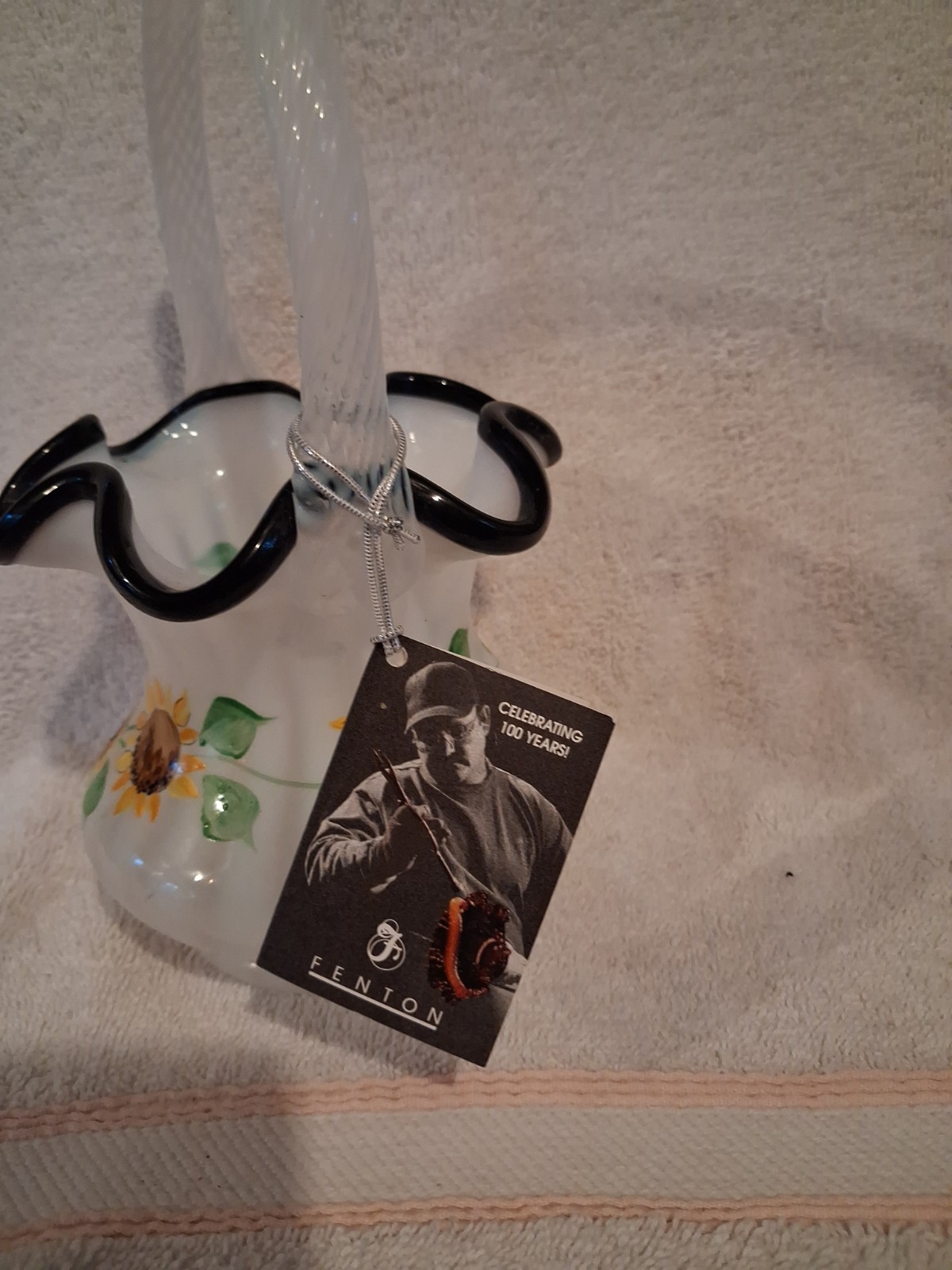 FENTON 100TH ANN Optic Glass Basket SEAN SIGNATURE 2005 Sunflowers Bee