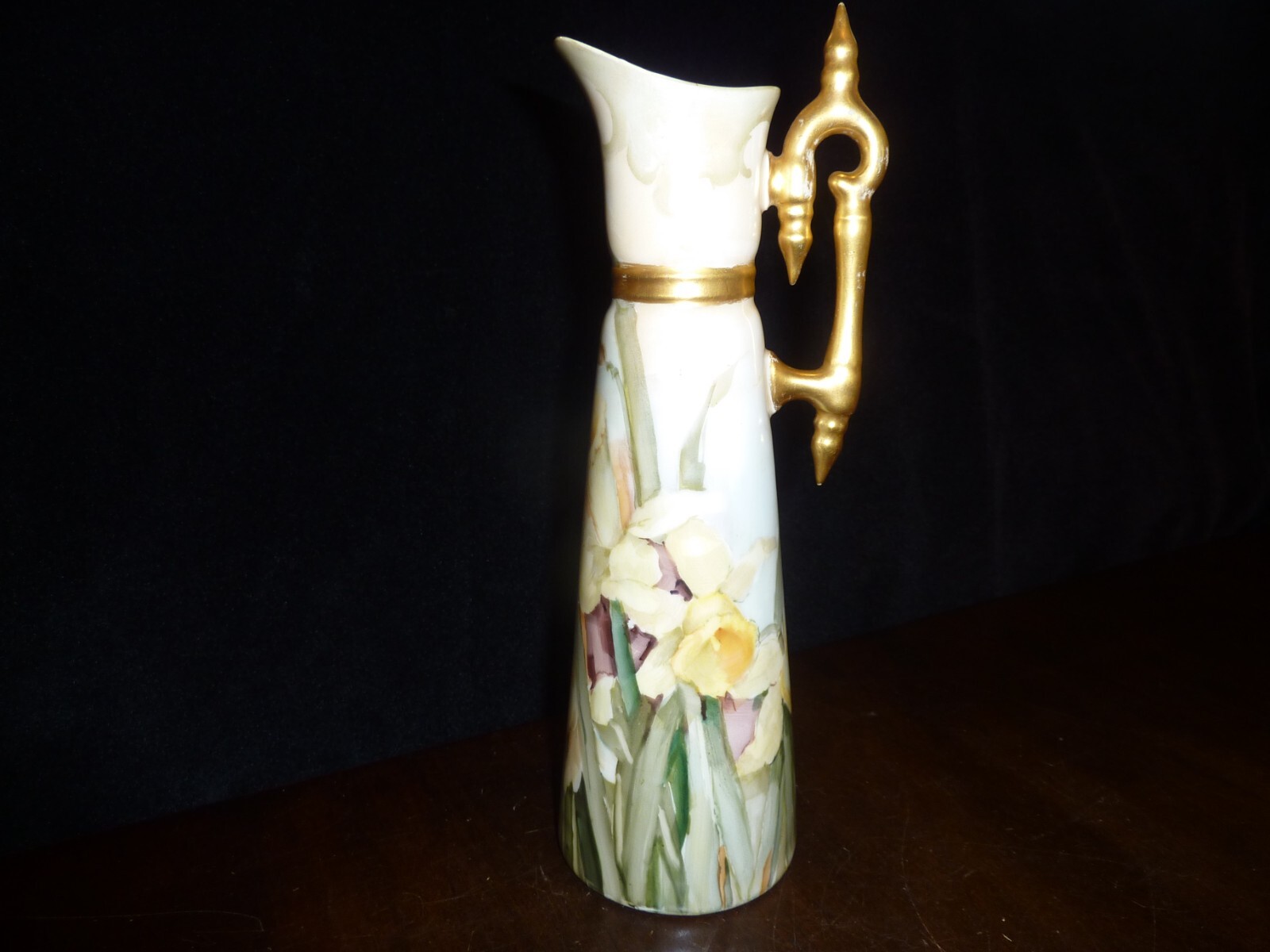Leonard Vienna Austria hand painted gold trimmed daffodils porcelain 10.5″ vase