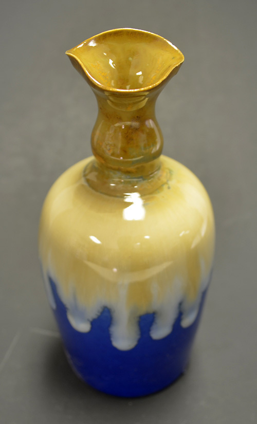 100% Hand Made Color Glaze Pottery Vase 5 3/4″ H x 2 7/8″ W GMD-04