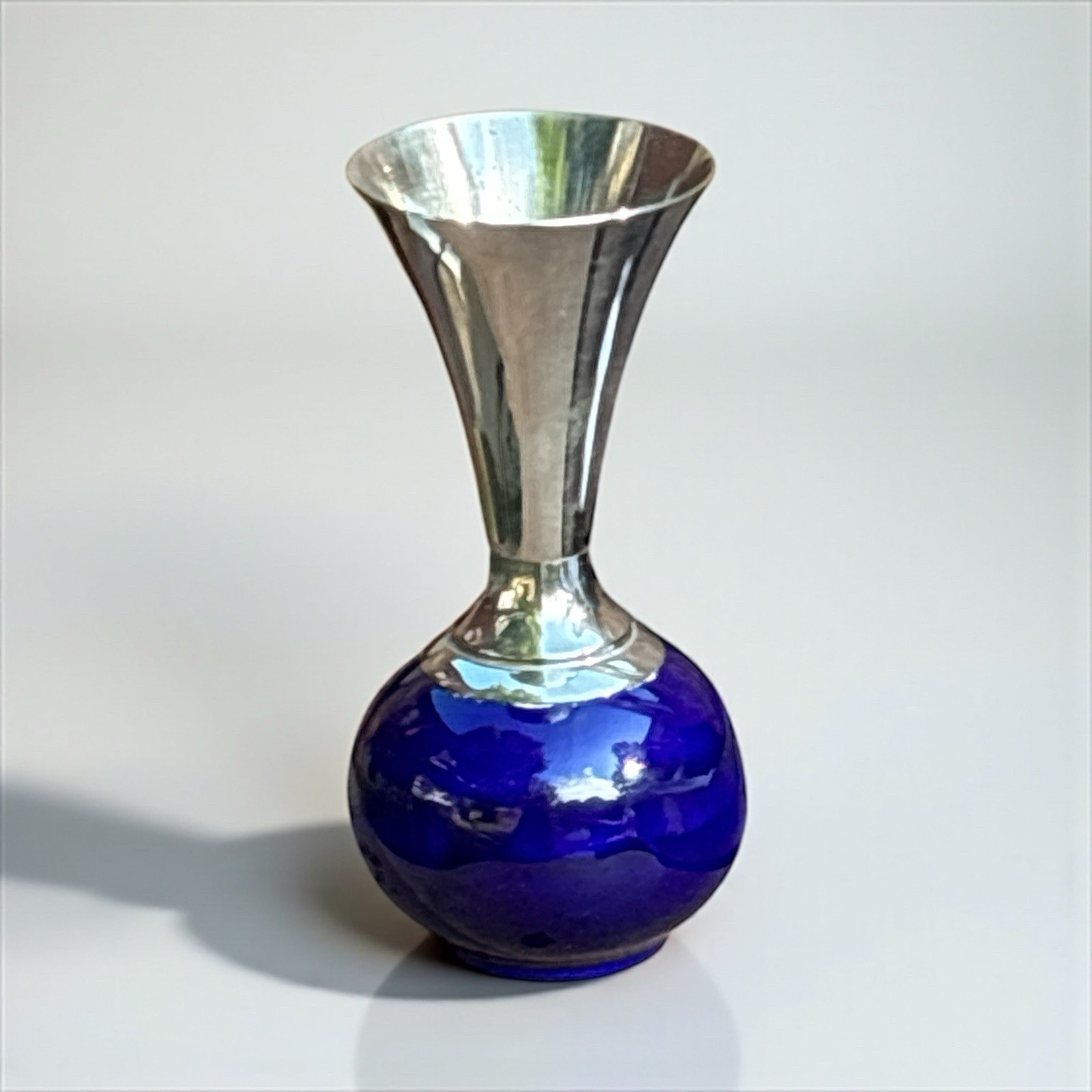 Vtg UCAGCO 6 inch Cobalt Blue Glass And Metal Bud Vase Holland Original Sticker