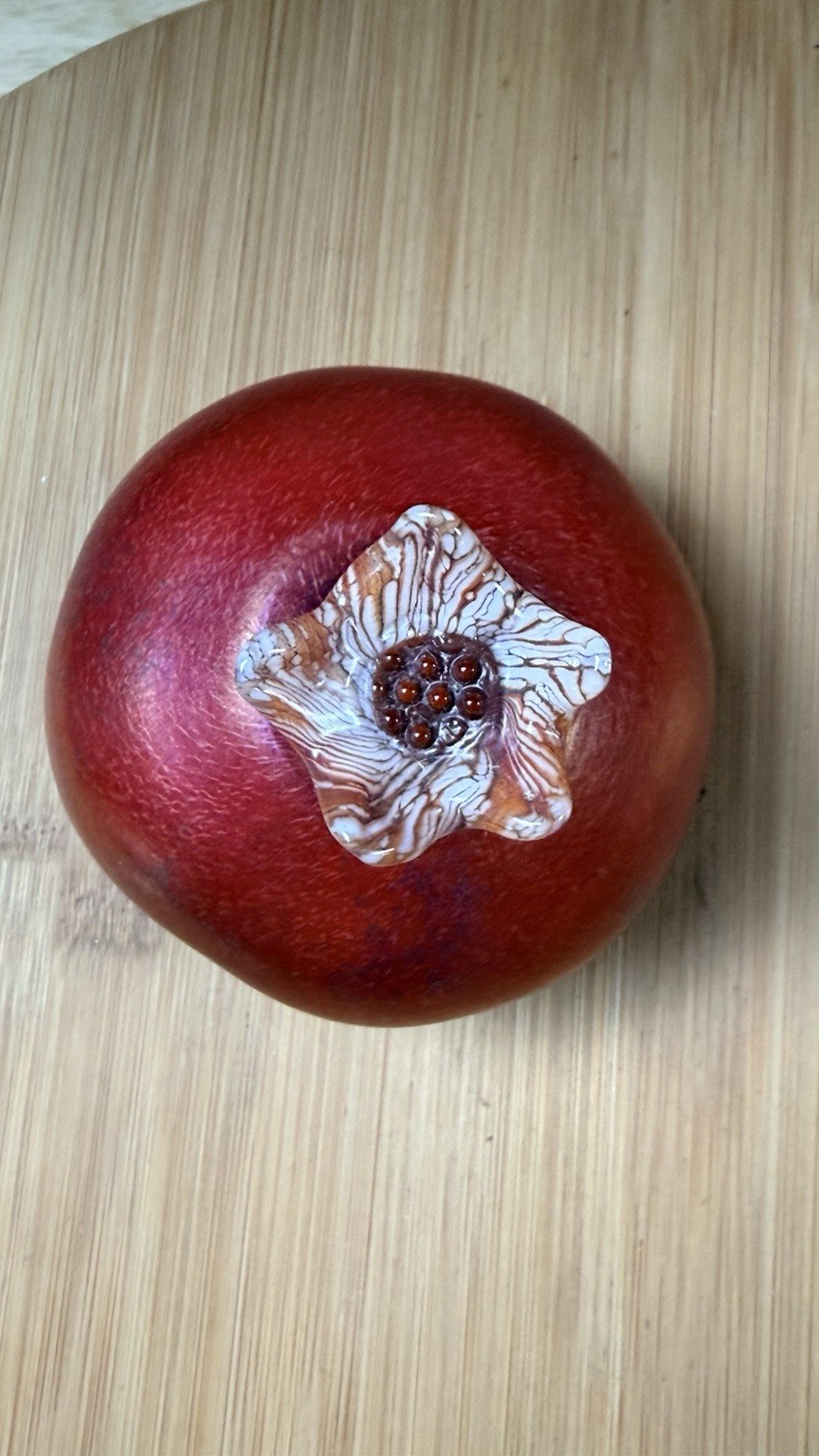 Orient & Flume Signed Art Glass Pomegranate Paperweight Original Sticker