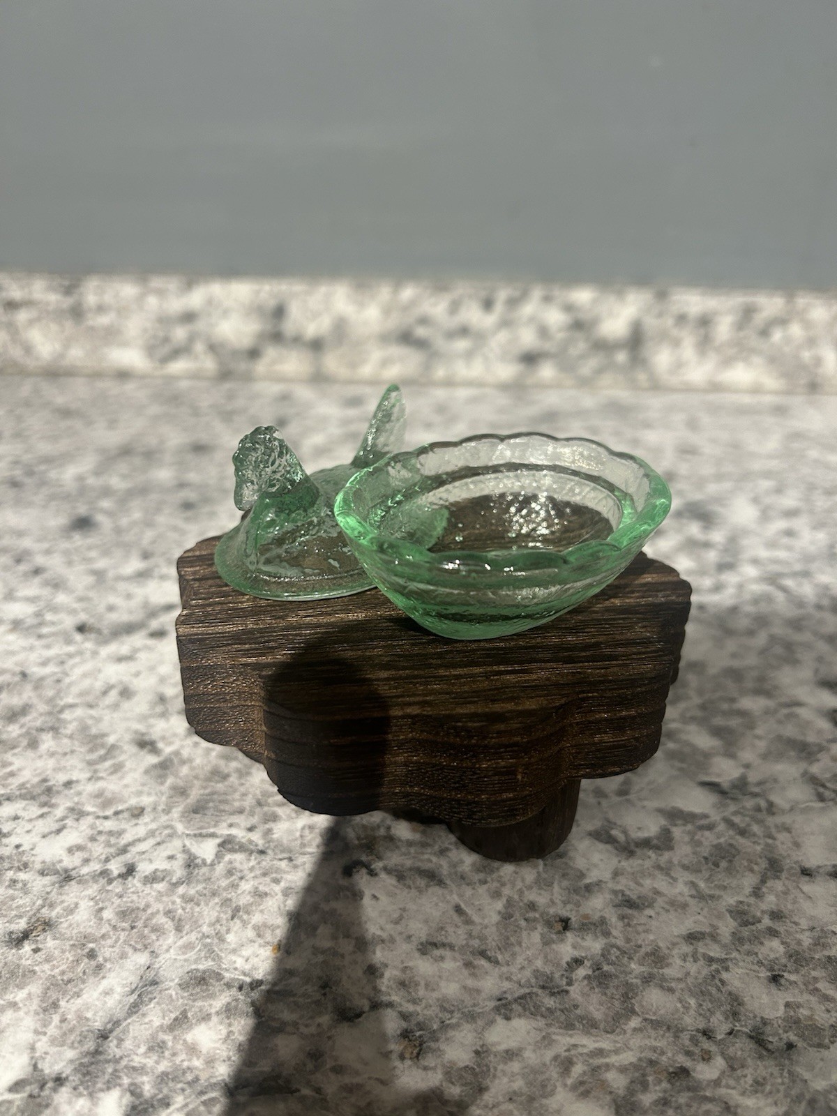 Mini Green Glass Hen on a Nest PRESTINE