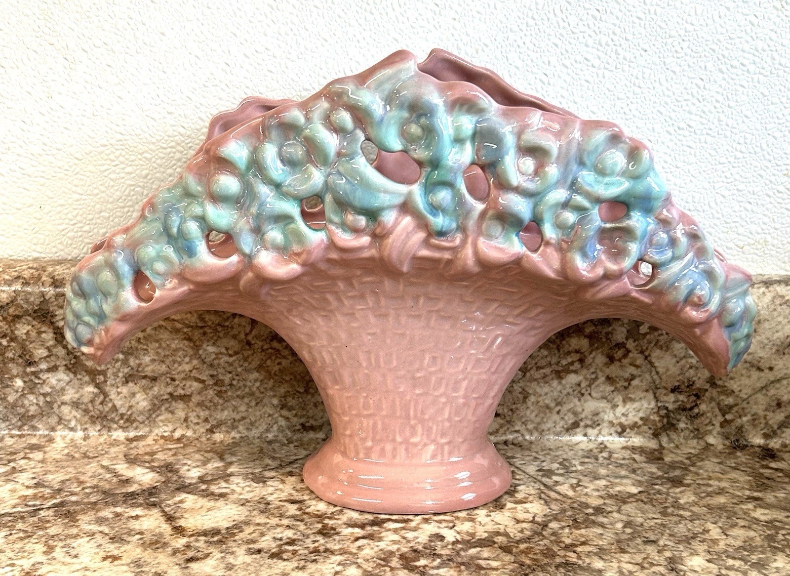 EUC Vintage Royal Haeger Art Pottery Pink Blue Flower Basket 13.5″ Fan Vase R386
