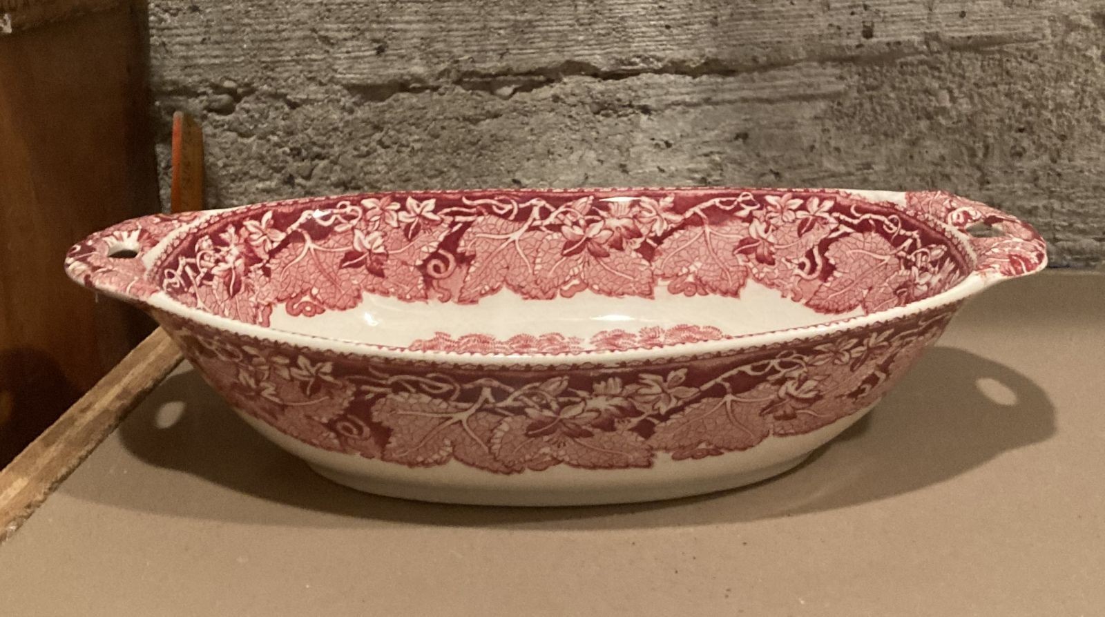 Vintage Mason’s England VISTA Red Oval Handled Vegetable Bowl 6 1/2″ x 10 3/4″