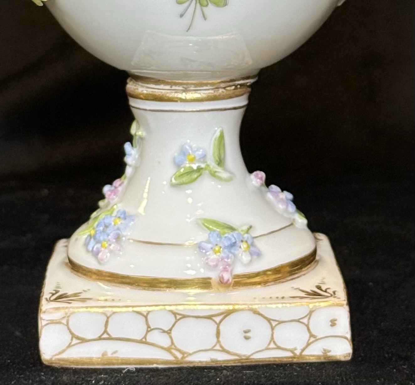 Antique Carl Thieme at Potschappel porcelain urn Hand Painted W/Applied Flowers