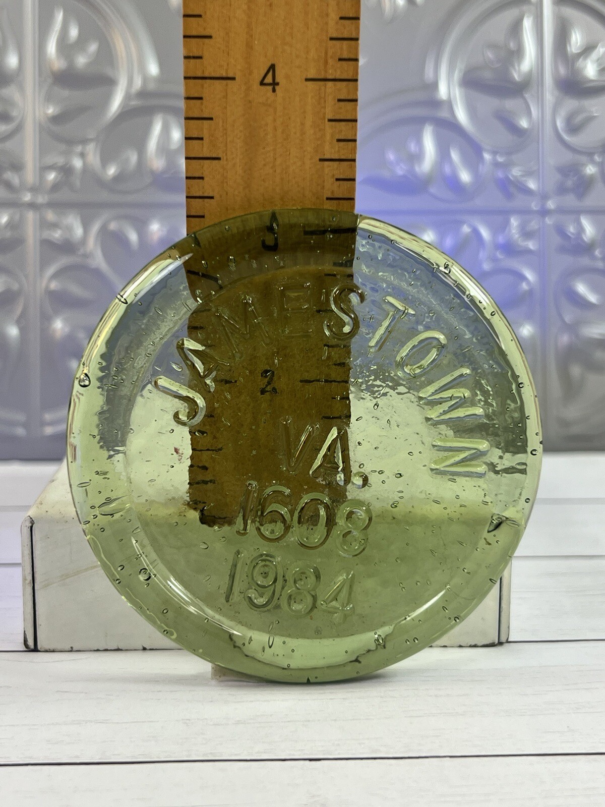 Jamestown VA 1608-1984 Green Glass Souvenir Coaster Paperweight Sun Catcher 3.25