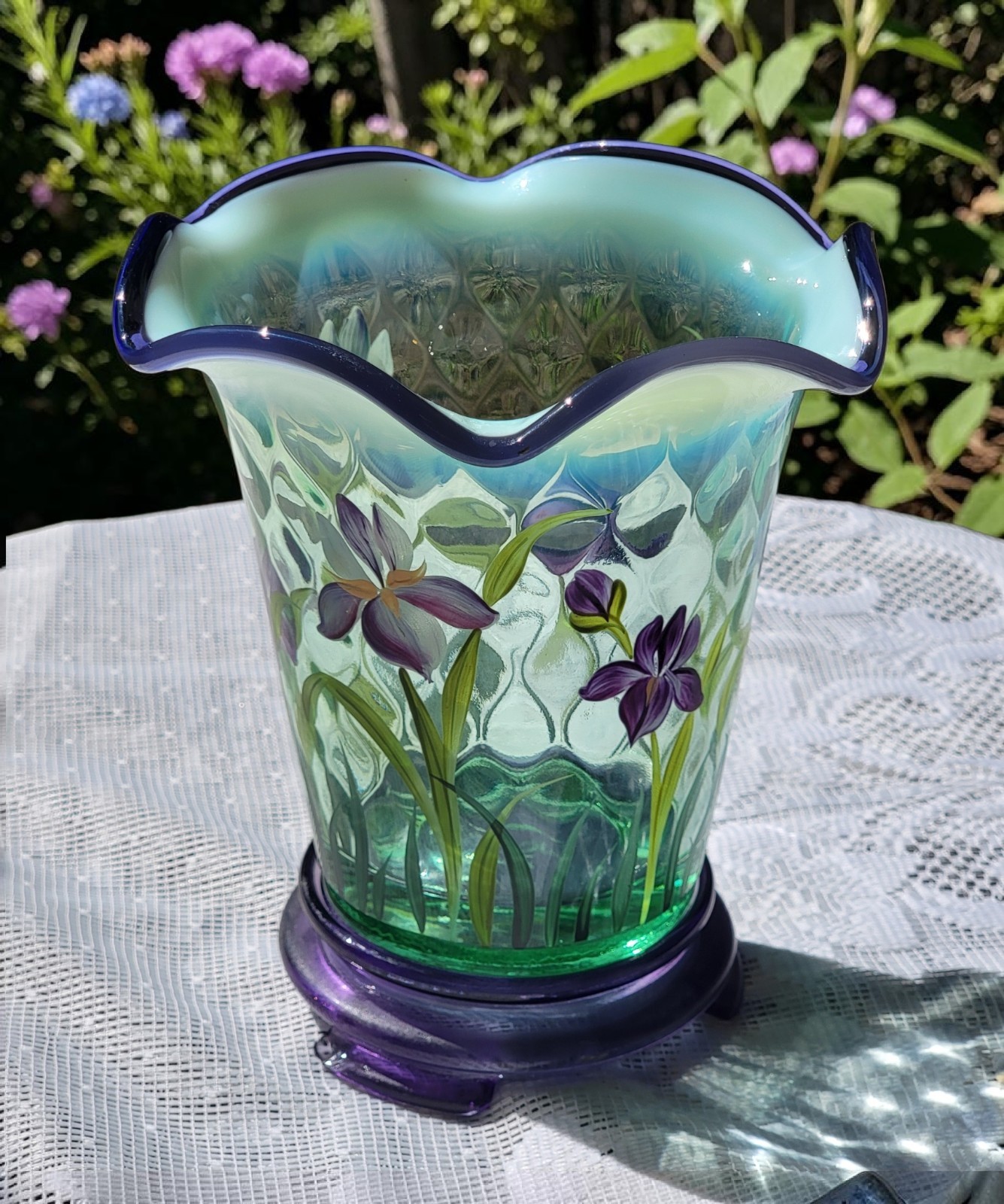 Fenton Designer Showcase Iris Vase Green Opalescent Martha Reynolds Stand 1 FLAW