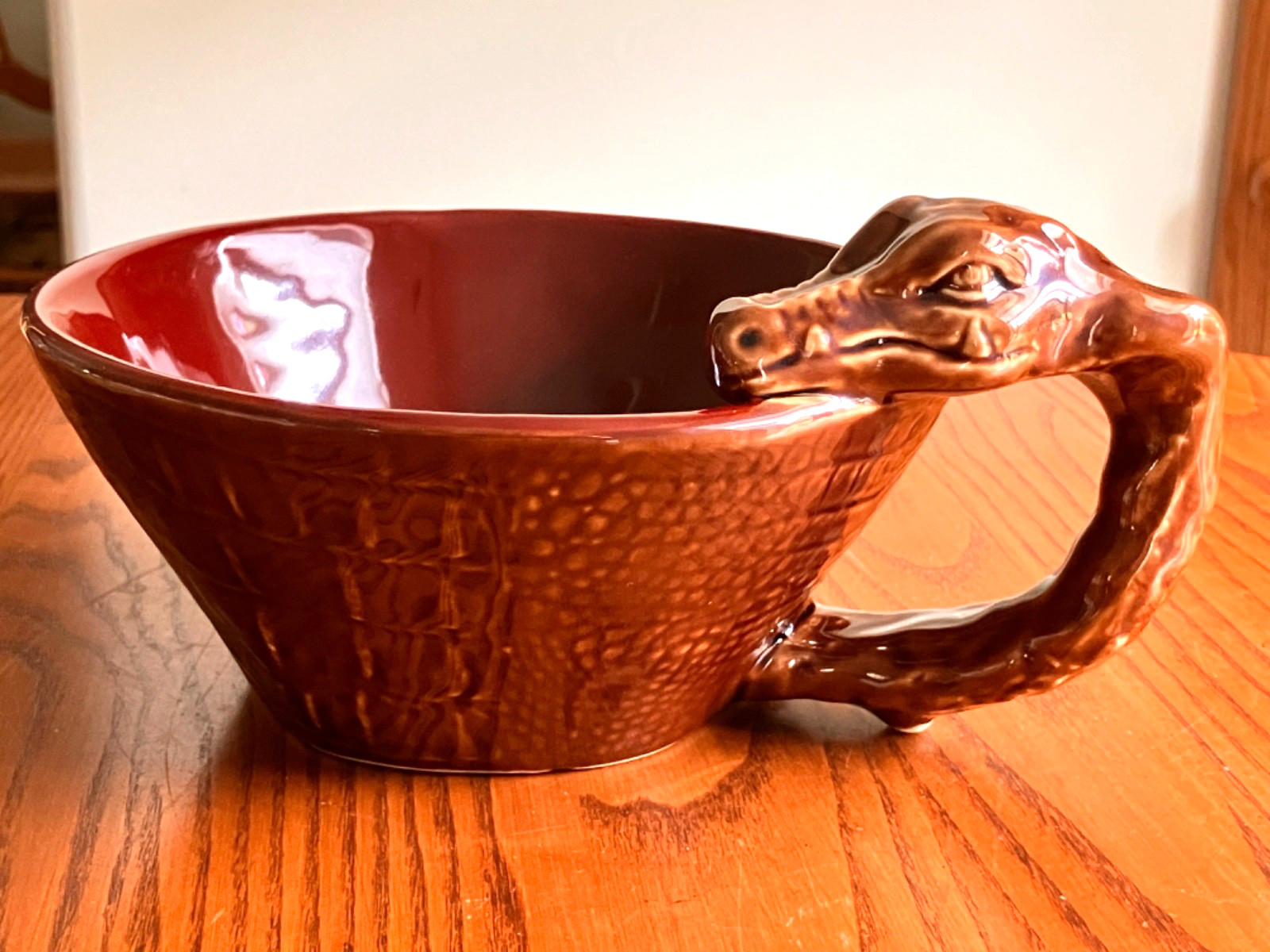 LB ORIGINAL Ceramic Alligator Handle Bowl Glossy Brown Maroon Art Pottery