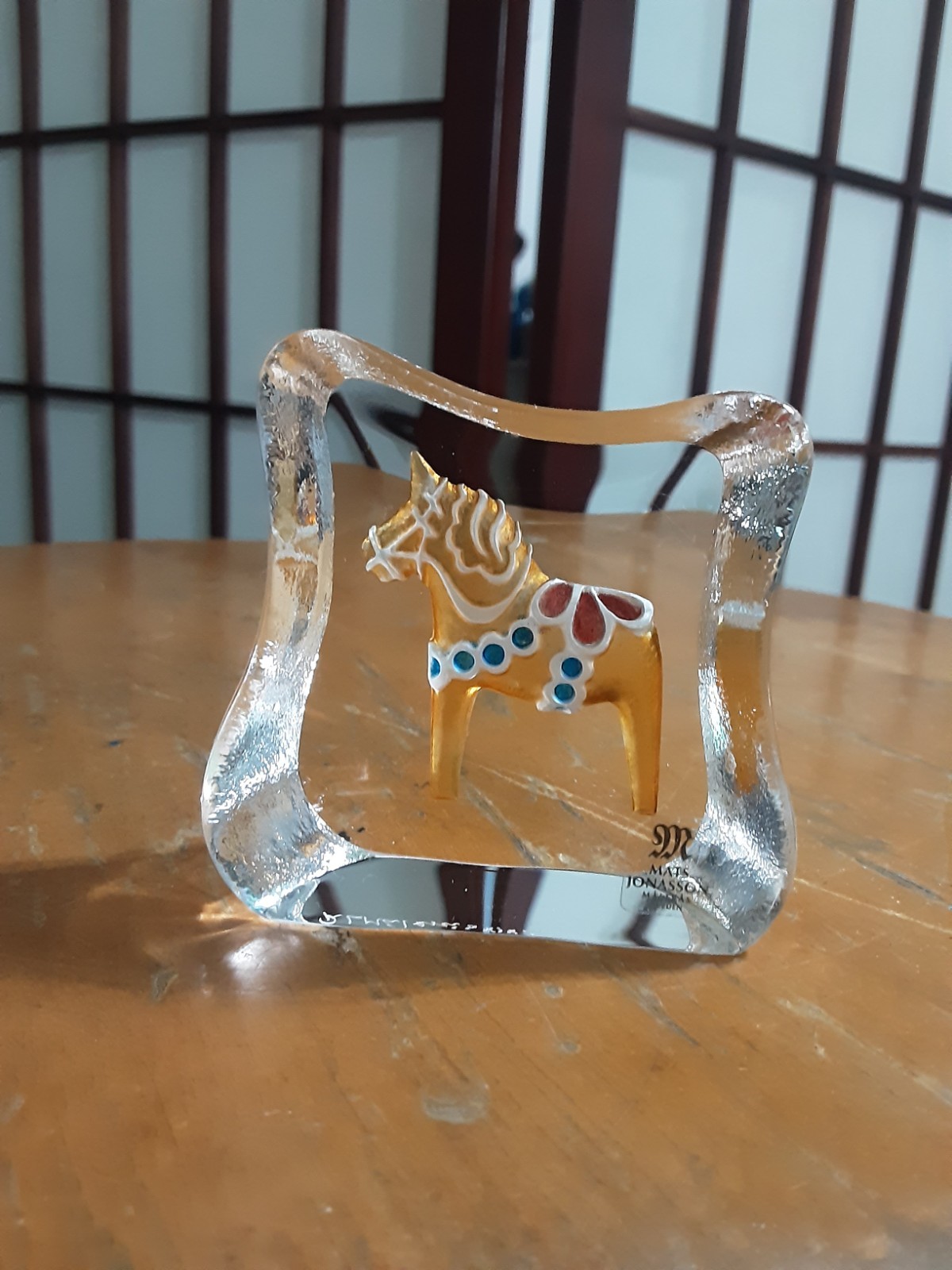 FABULOUS MATS JONASSON MALERAS CRYSTAL CUBE WITH A DALA HORSE 2.5 x 2.5 INCHES