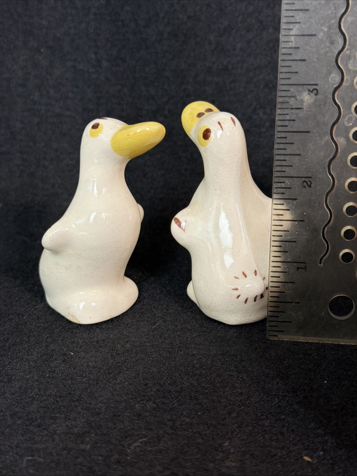 2 Vintage 3″ Rio Hondo Pottery Beak Up Duck Figurines CUTE! Miniature Ceramic