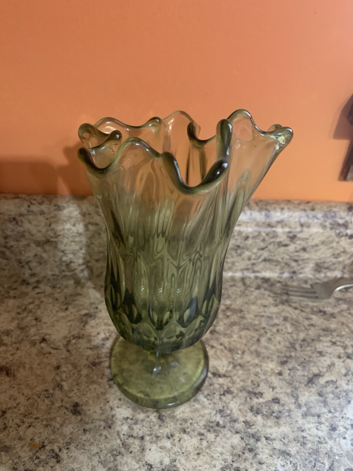 Fenton Colonial Green Swung Thumbprint Handkerchief Vase MCM 9″