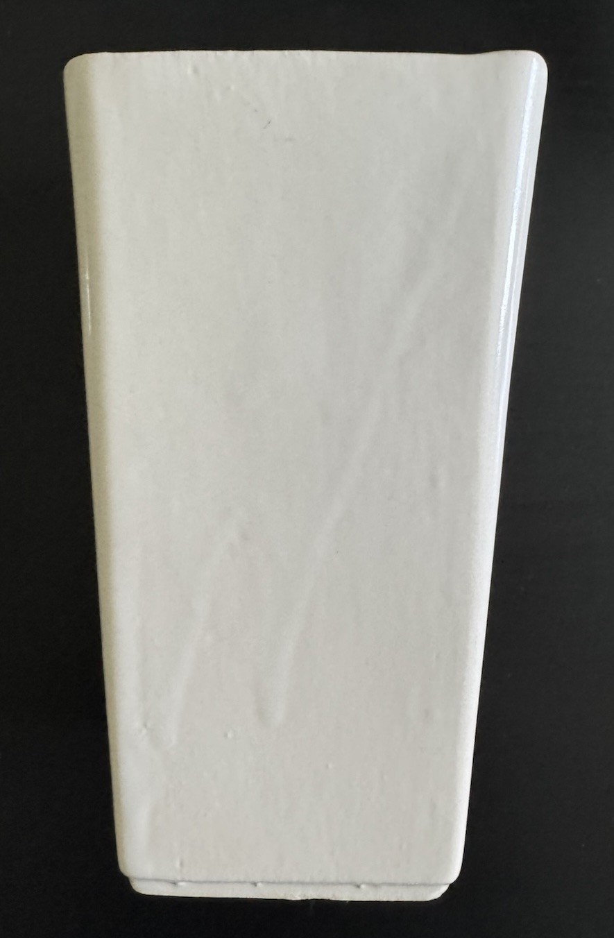 Vintage Art Deco Creamware Pottery 7 3/8”Tall Vase