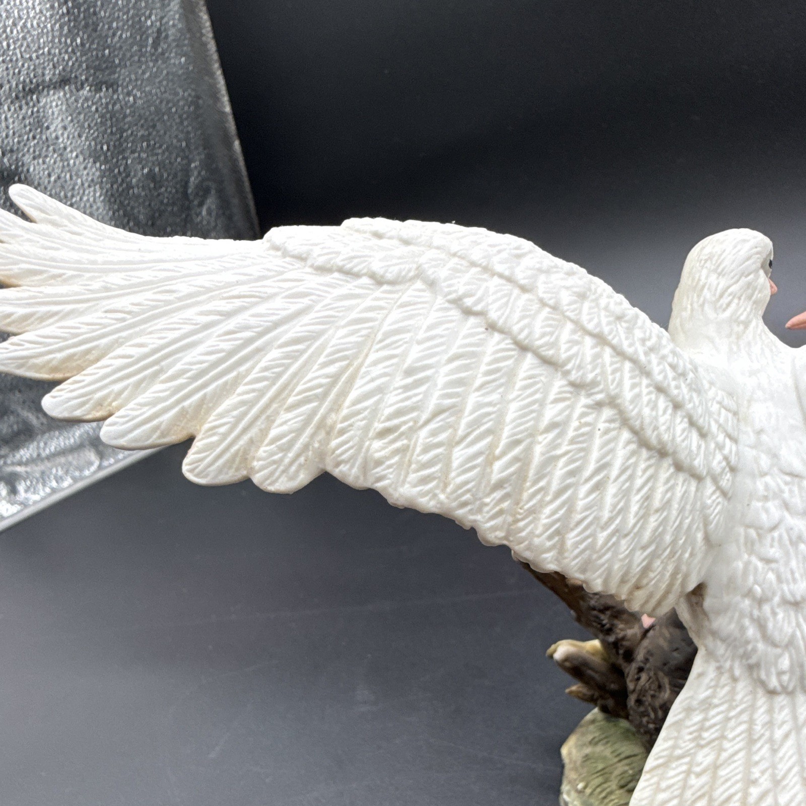 Wallington Collection dove couple resin figurine, floral roses, 3D, 9 in, Taiwan