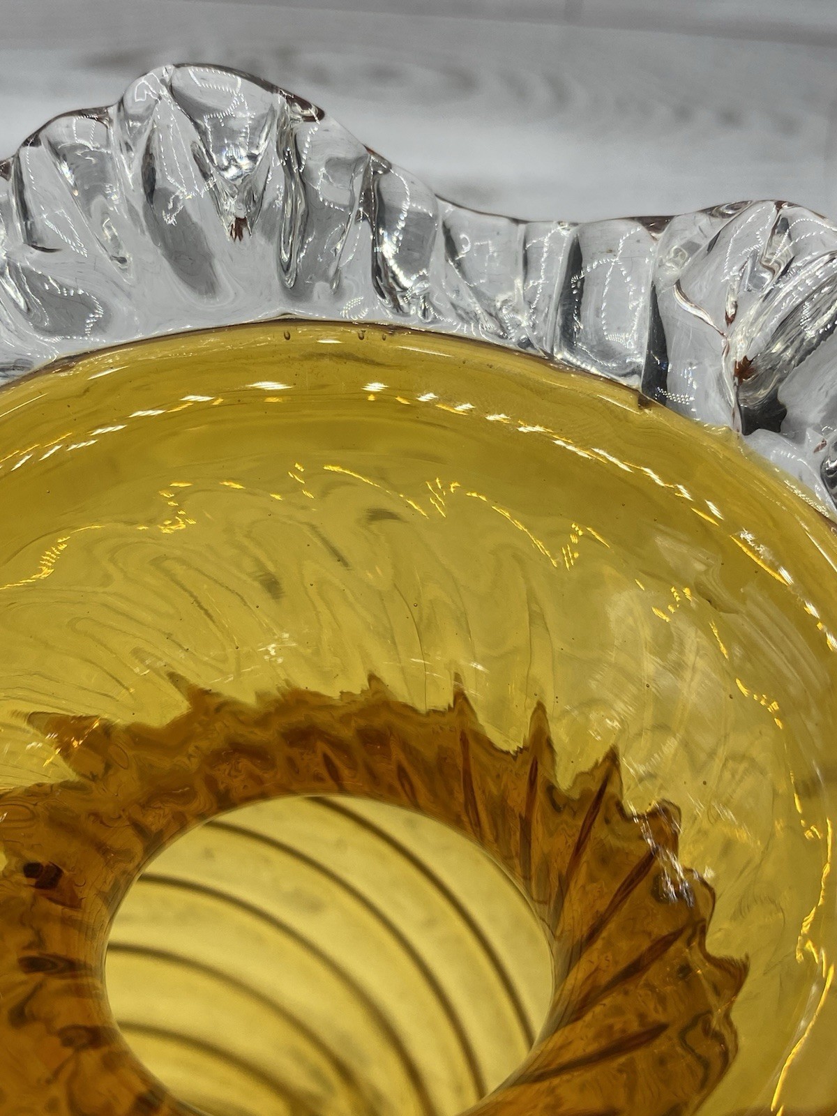 Chalet Heritage LXXI Bullicante Amber Glass Swirl 8” Vase Ruffled Rim HTF