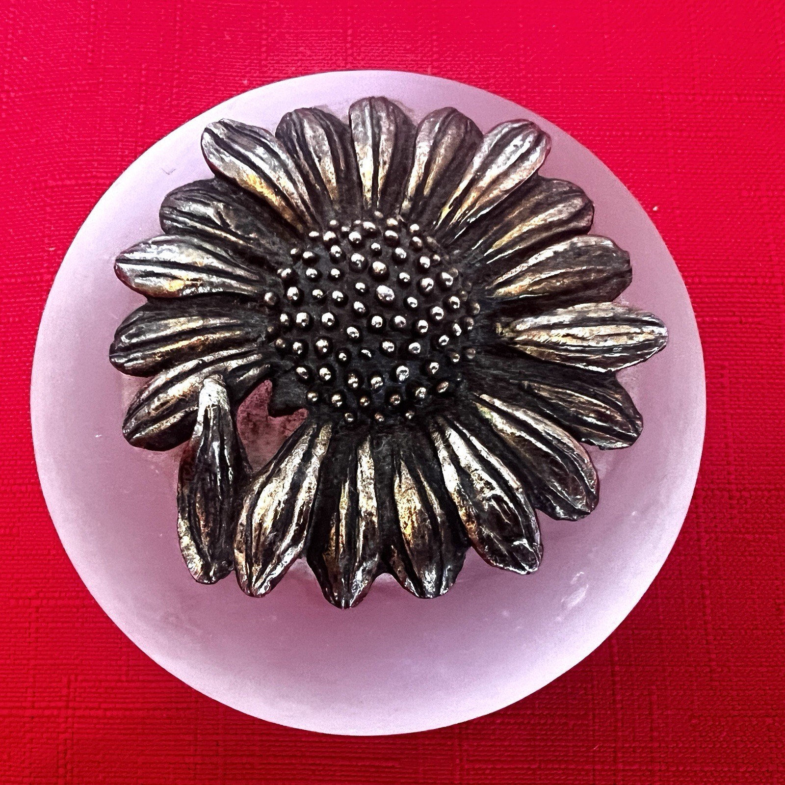 Vintage 1978 George Good Corp. Frosted Glass Sunflower Paperweight 2.75″ Dia