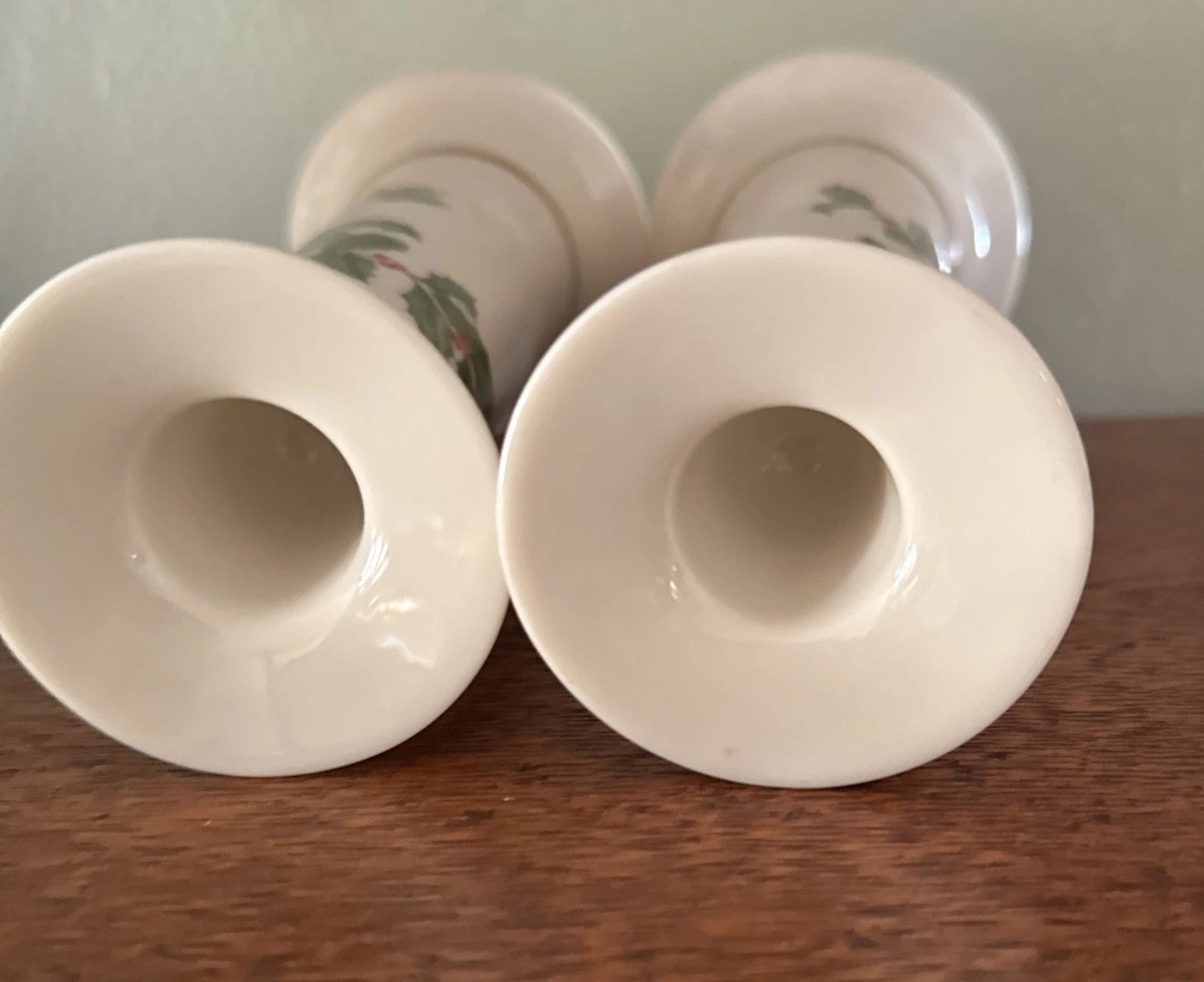 LENOX HOLIDAY HOLLY COLUMNAR CANDLE HOLDERS W/ CANDLES
