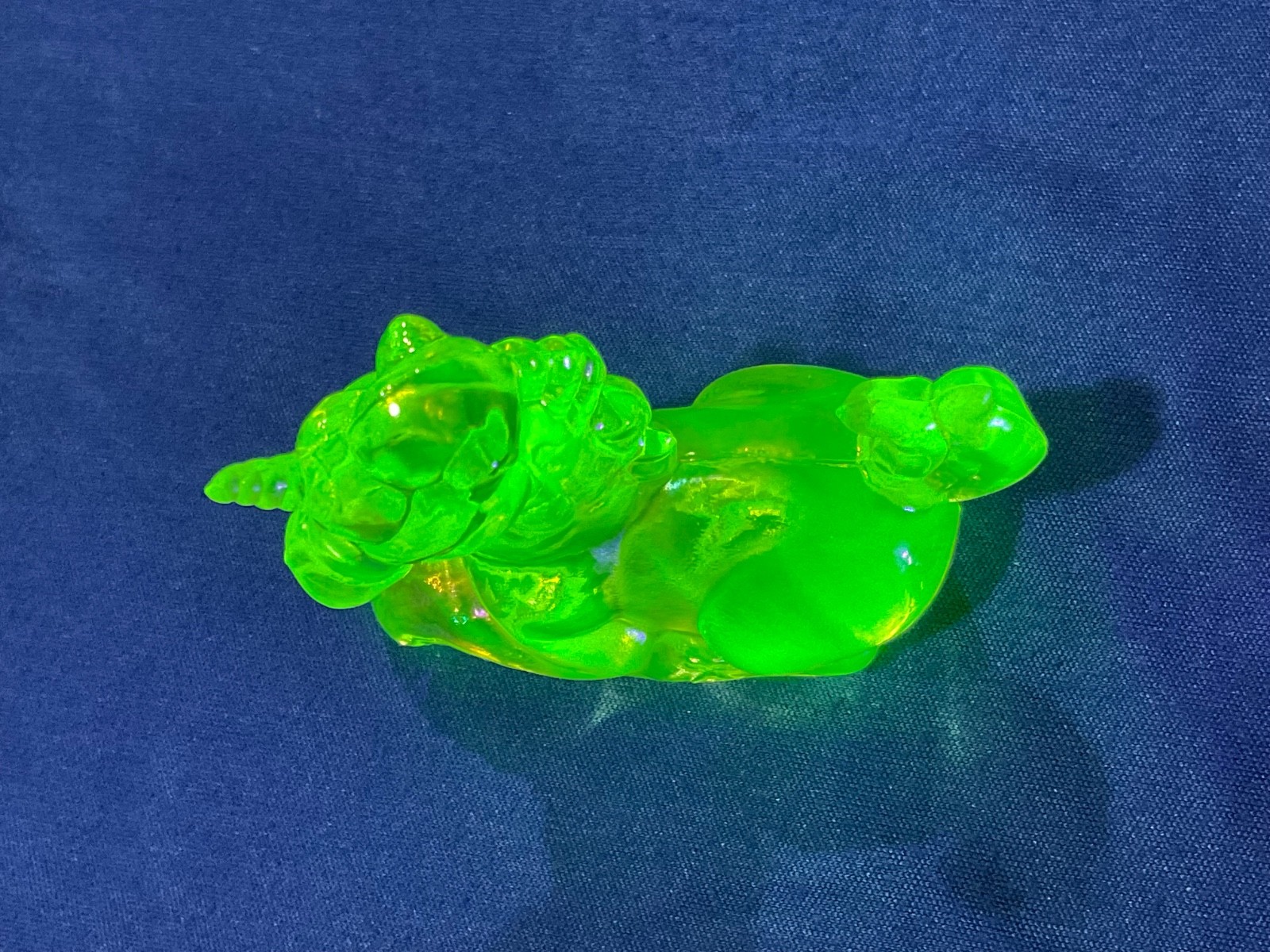 Vintage BOYD Uranium Vaseline Unicorn Yellow Opalescent Glass Mint Condition !!
