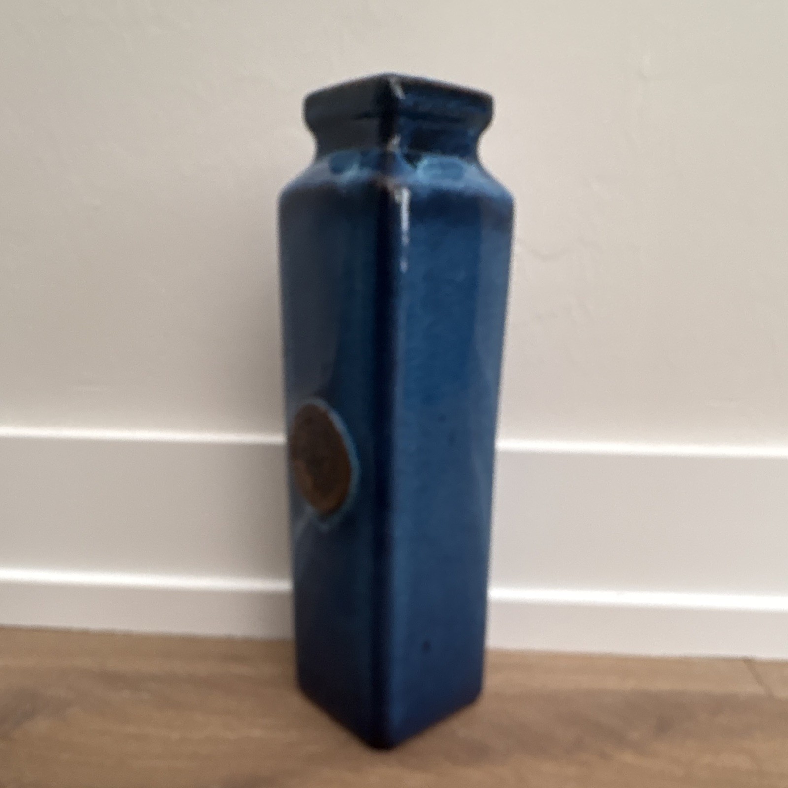 Asian Ceramic Blue & White Splotch Vase w/Brown Embossed Design 11 3/4″x3″ EUC
